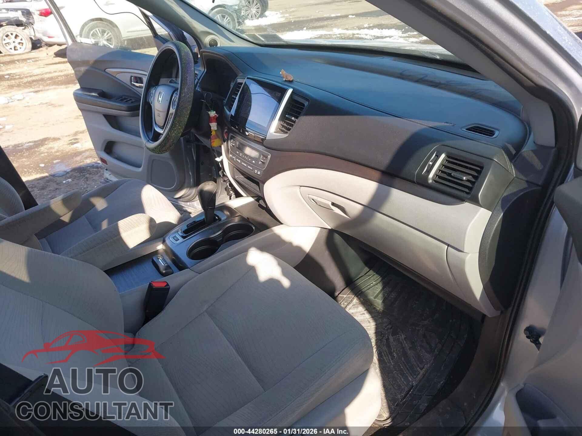 HONDA PILOT 2018 - 5FNYF6H37JB060461