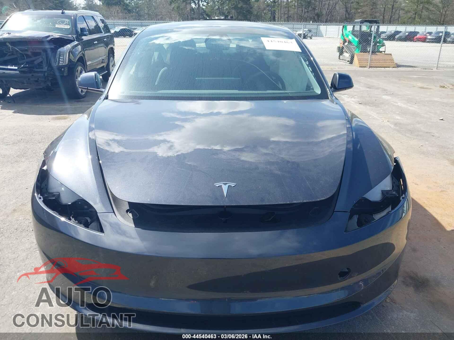 TESLA MODEL 3 2025 - 5YJ3E1EA2SF992345