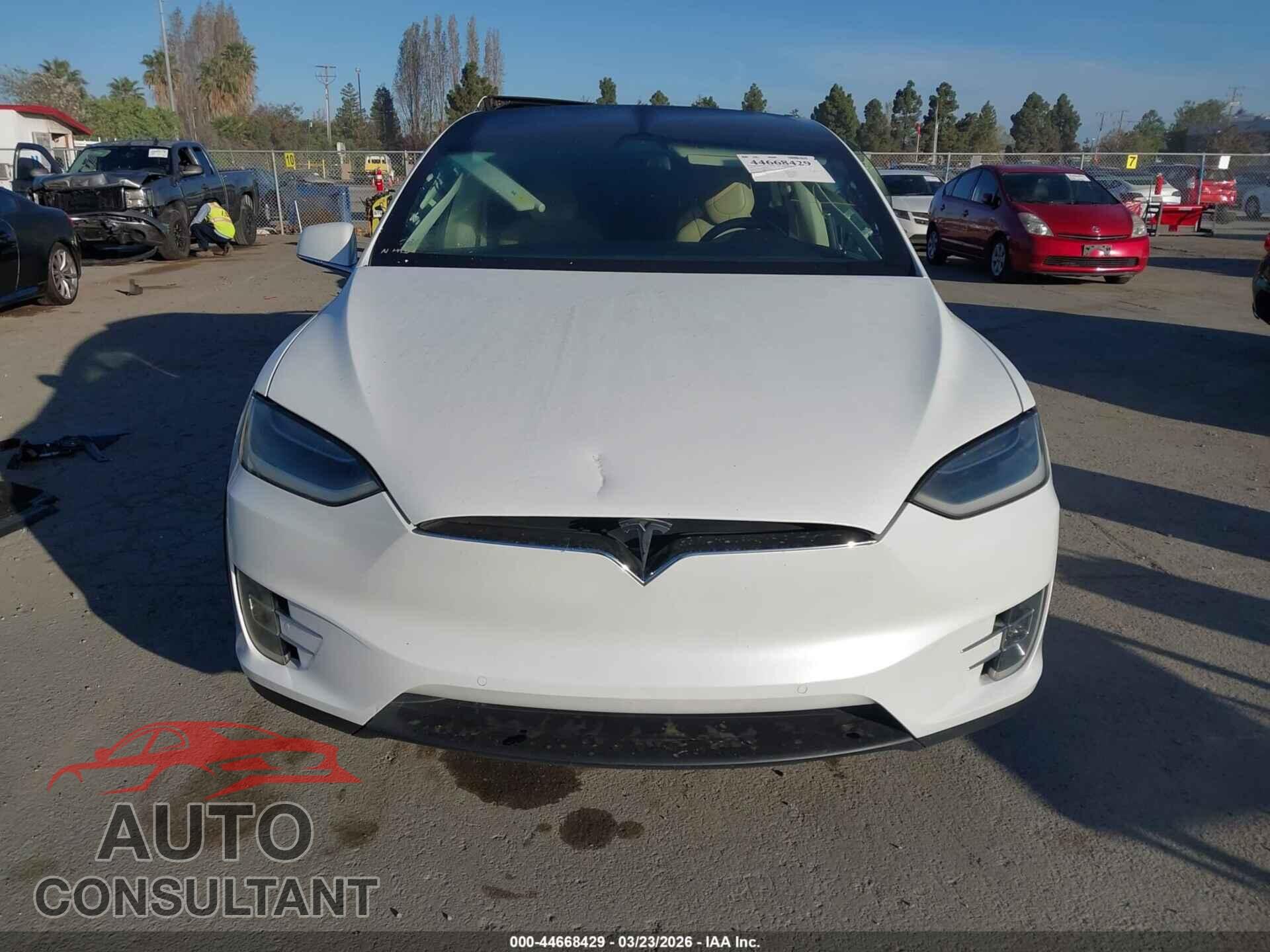 TESLA MODEL X 2017 - 5YJXCBE21HF041665