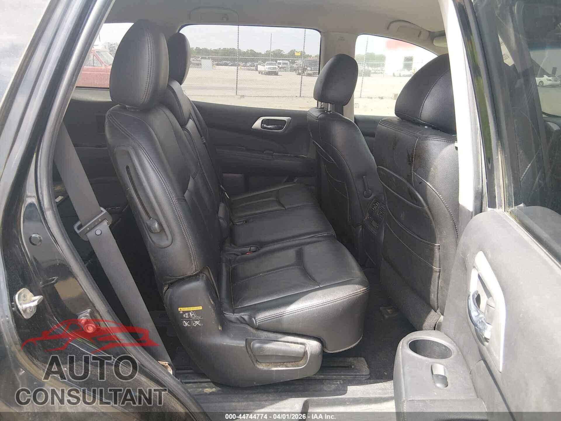 NISSAN PATHFINDER 2014 - 5N1AR2MMXEC673172