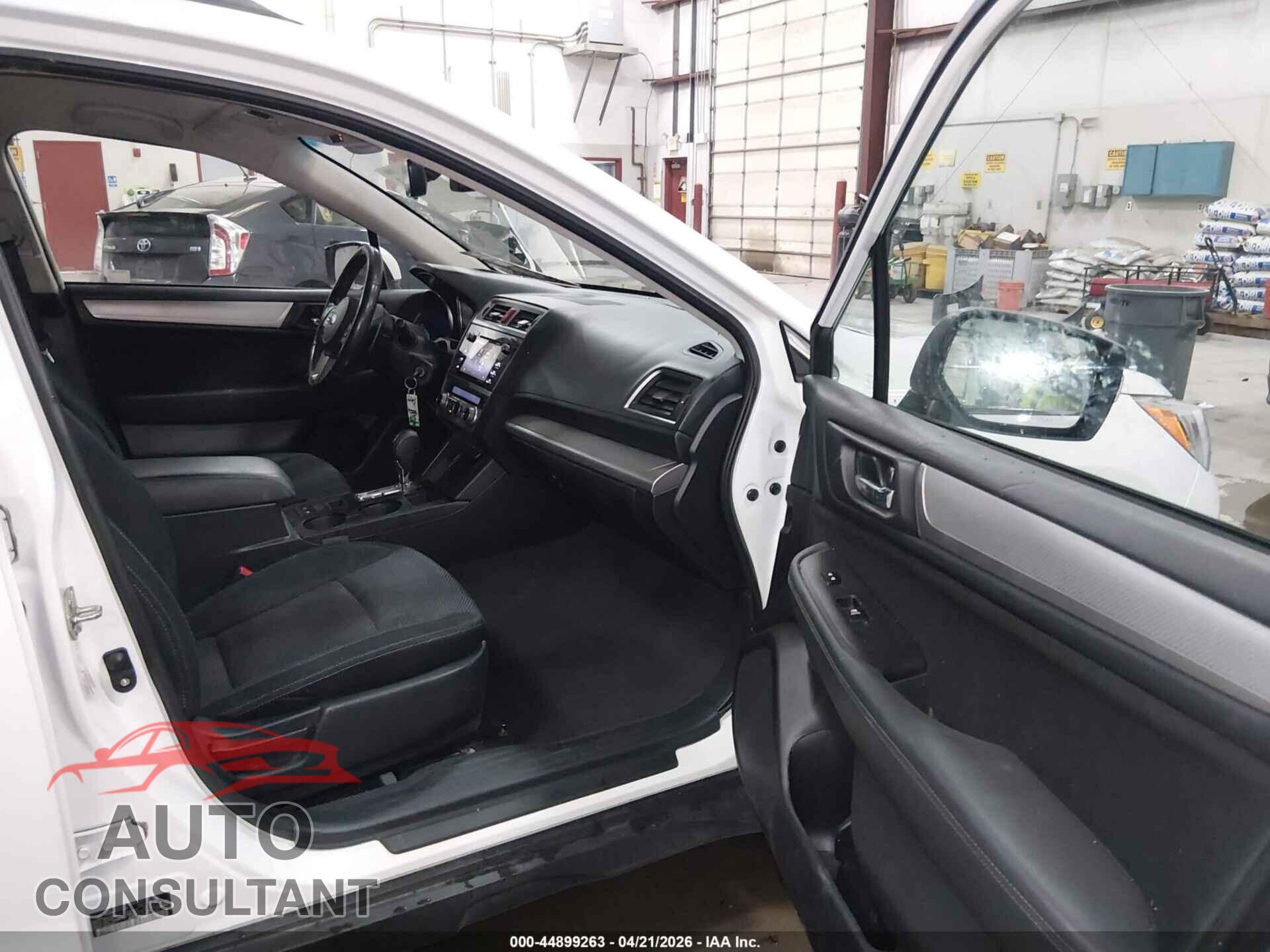 SUBARU OUTBACK 2017 - 4S4BSAFCXH3317915