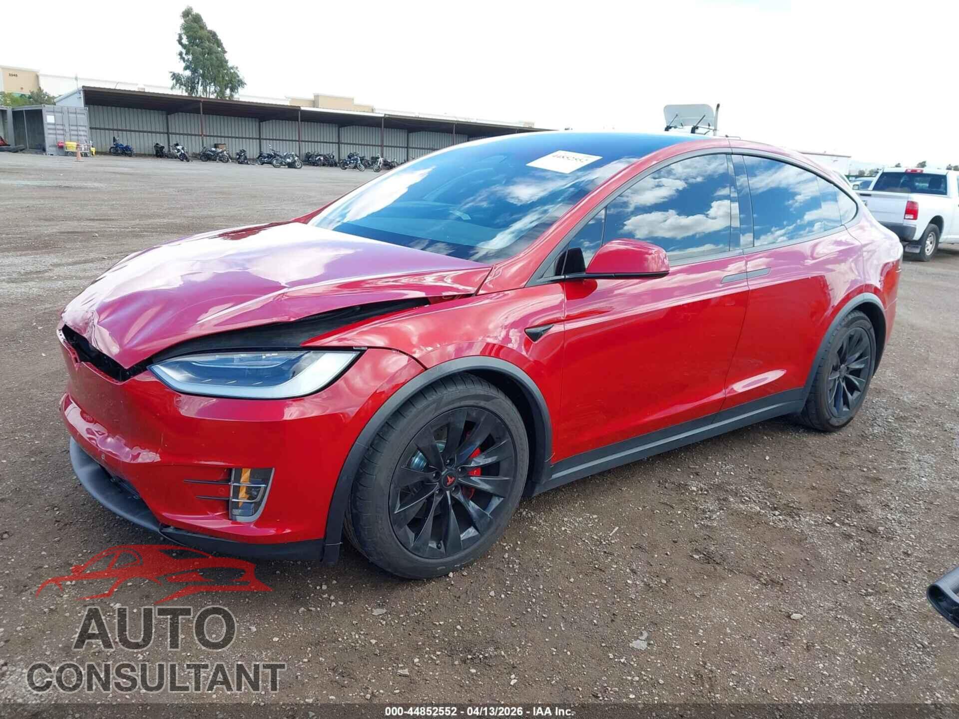 TESLA MODEL X 2017 - 5YJXCAE24HF040214