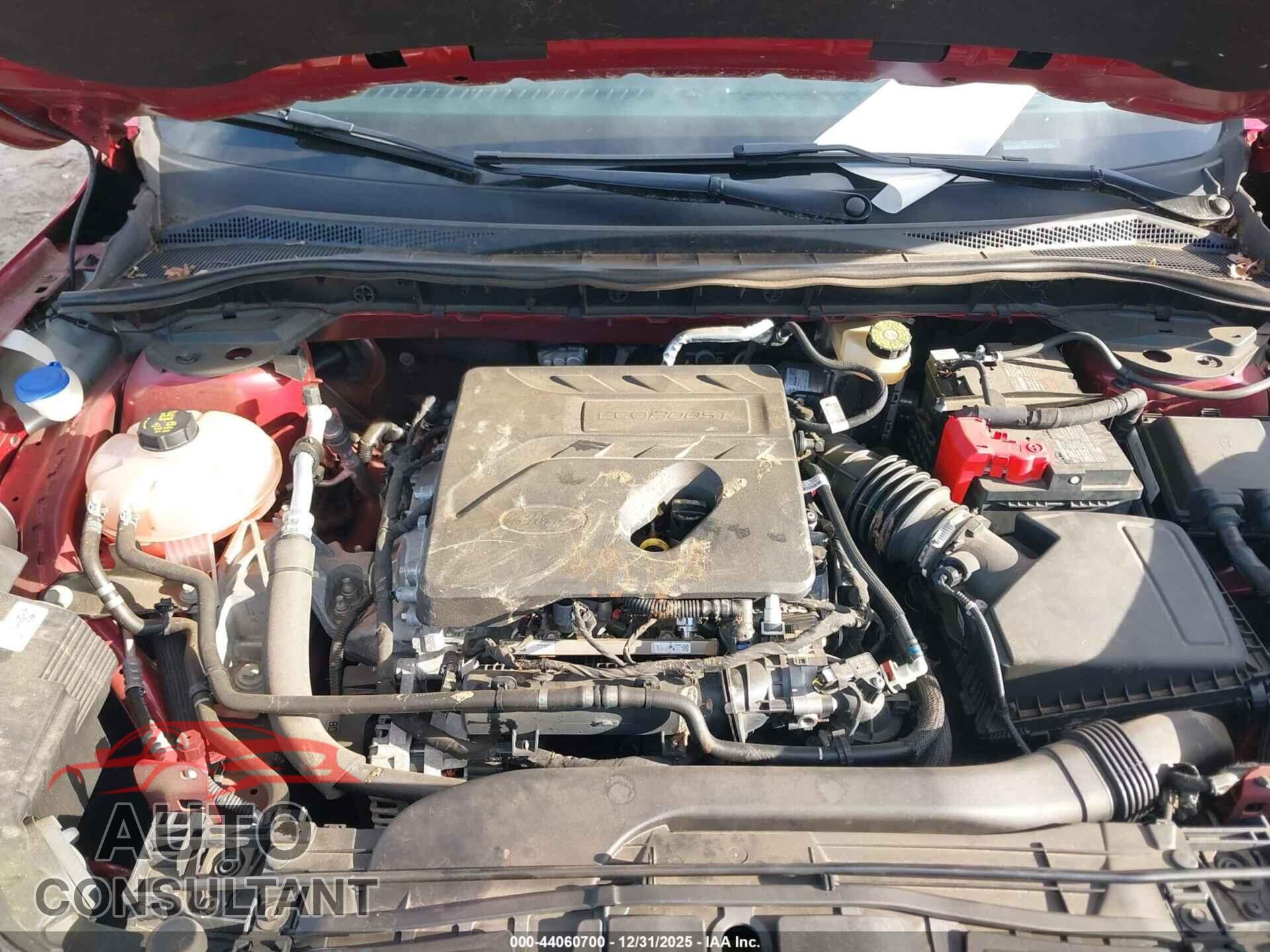 FORD ESCAPE 2020 - 1FMCU0G61LUA68103