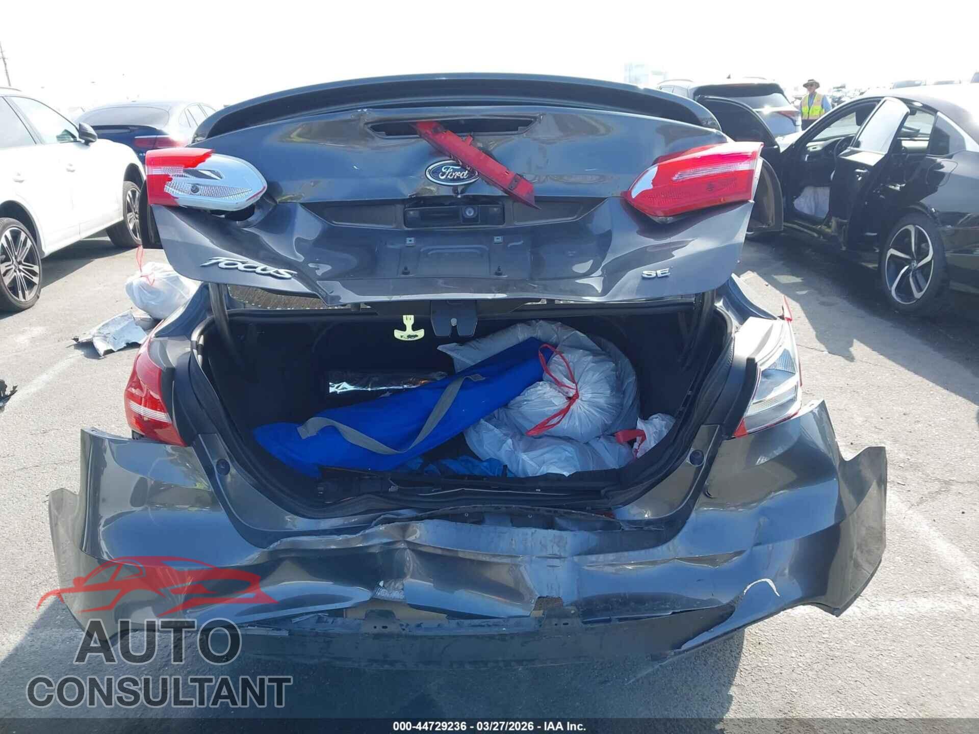 FORD FOCUS 2015 - 1FADP3F25FL380585