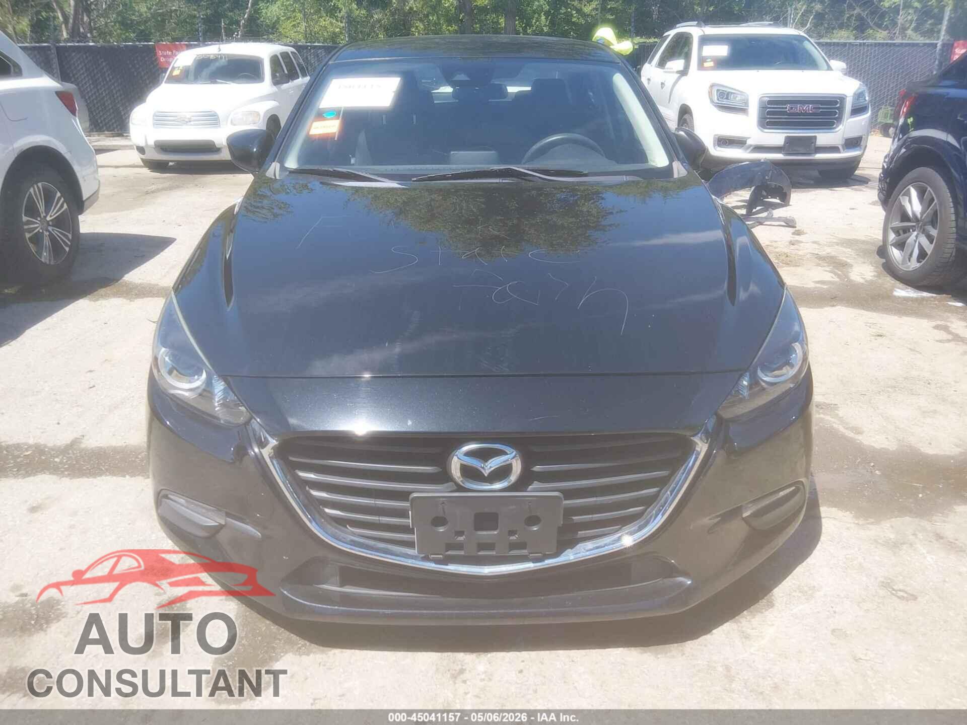 MAZDA MAZDA3 2018 - 3MZBN1U79JM228551