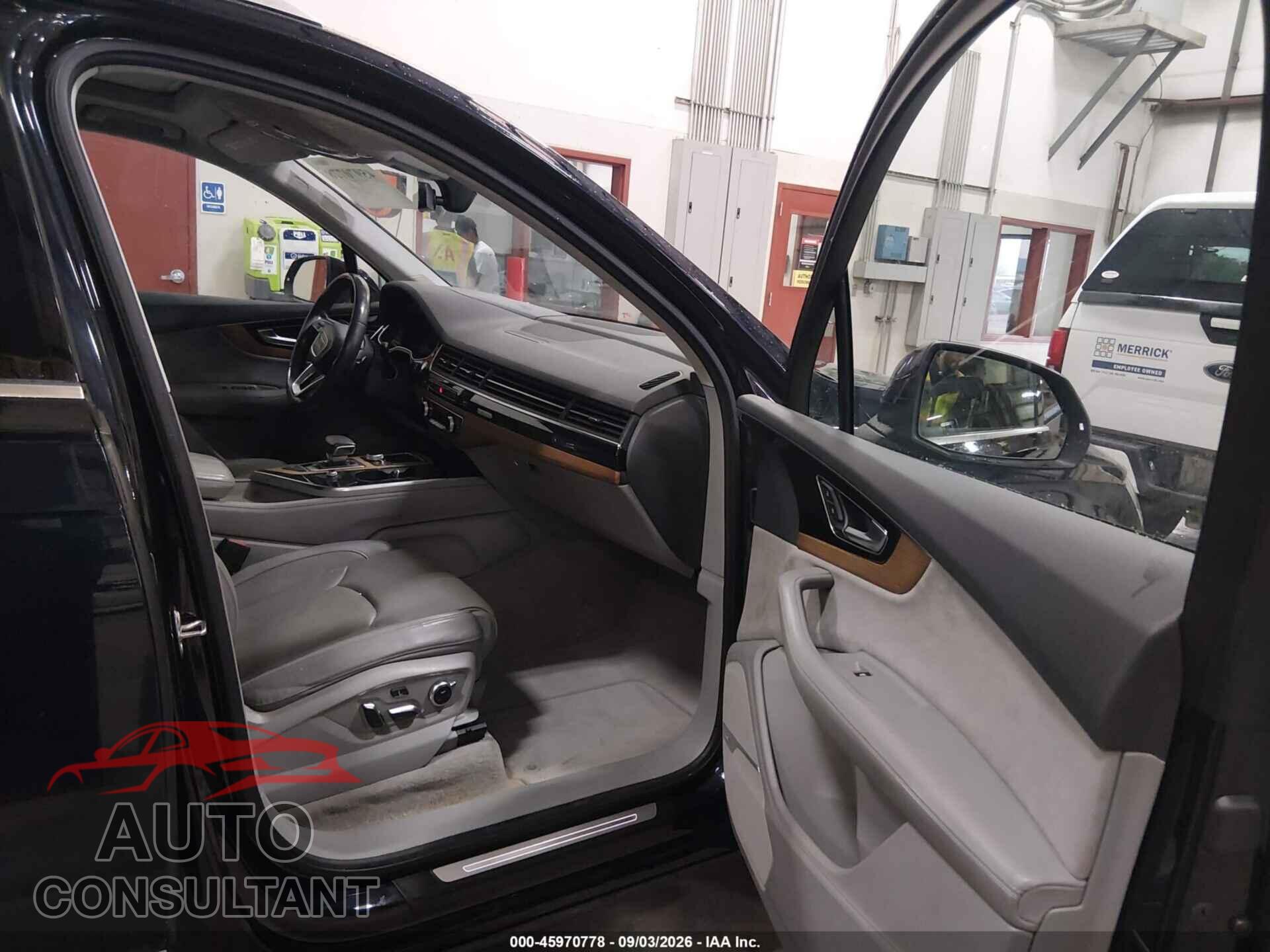 AUDI Q7 2017 - WA1VABF73HD026108