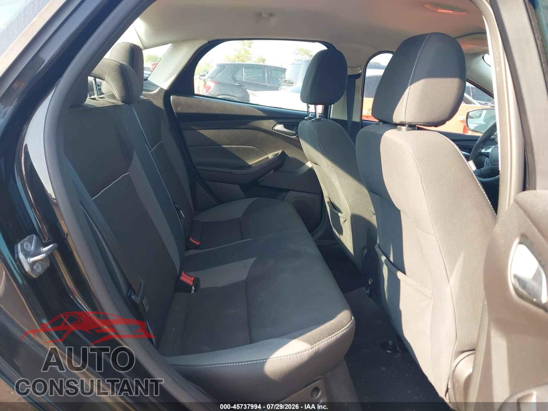 FORD FOCUS 2014 - 1FADP3F2XEL411053