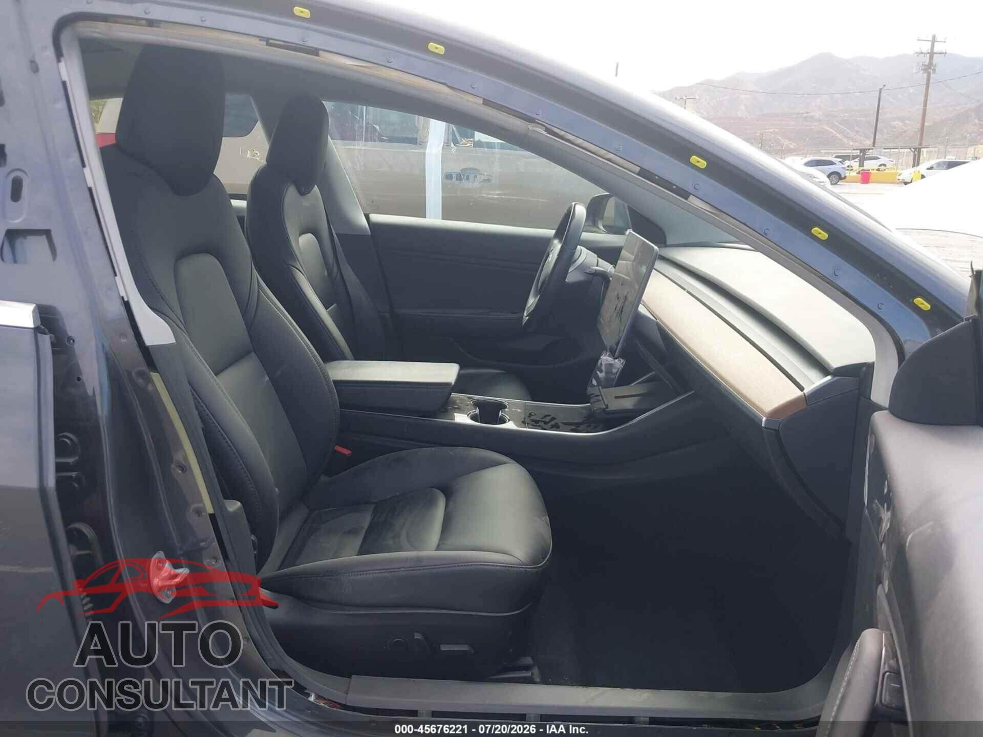 TESLA MODEL 3 2018 - 5YJ3E1EA2JF158459