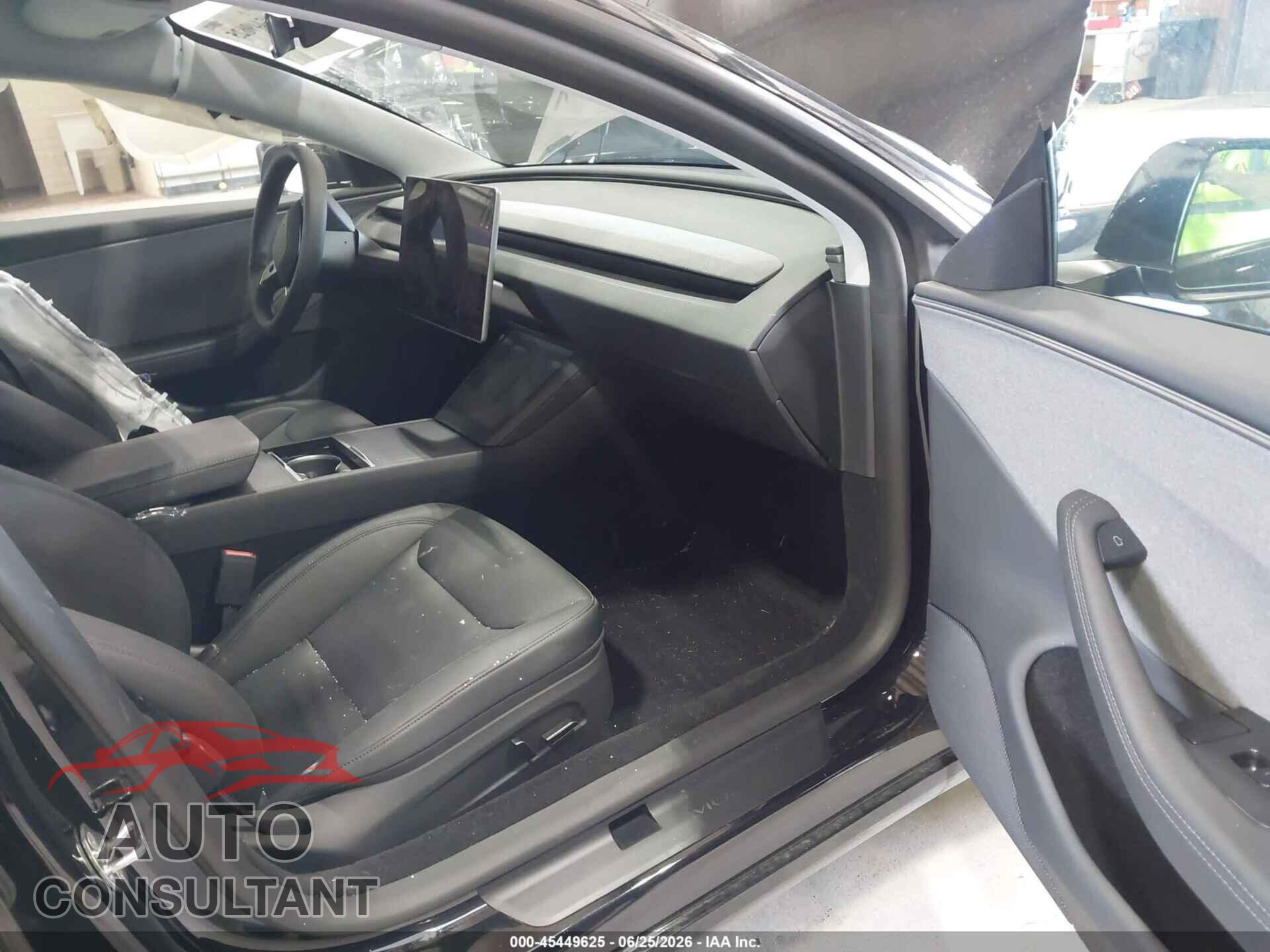 TESLA MODEL 3 2026 - 5YJ3E1EA4TF175976