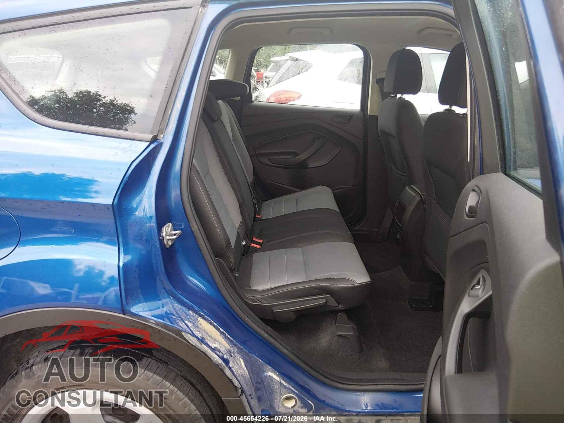 FORD ESCAPE 2017 - 1FMCU0F79HUE95286