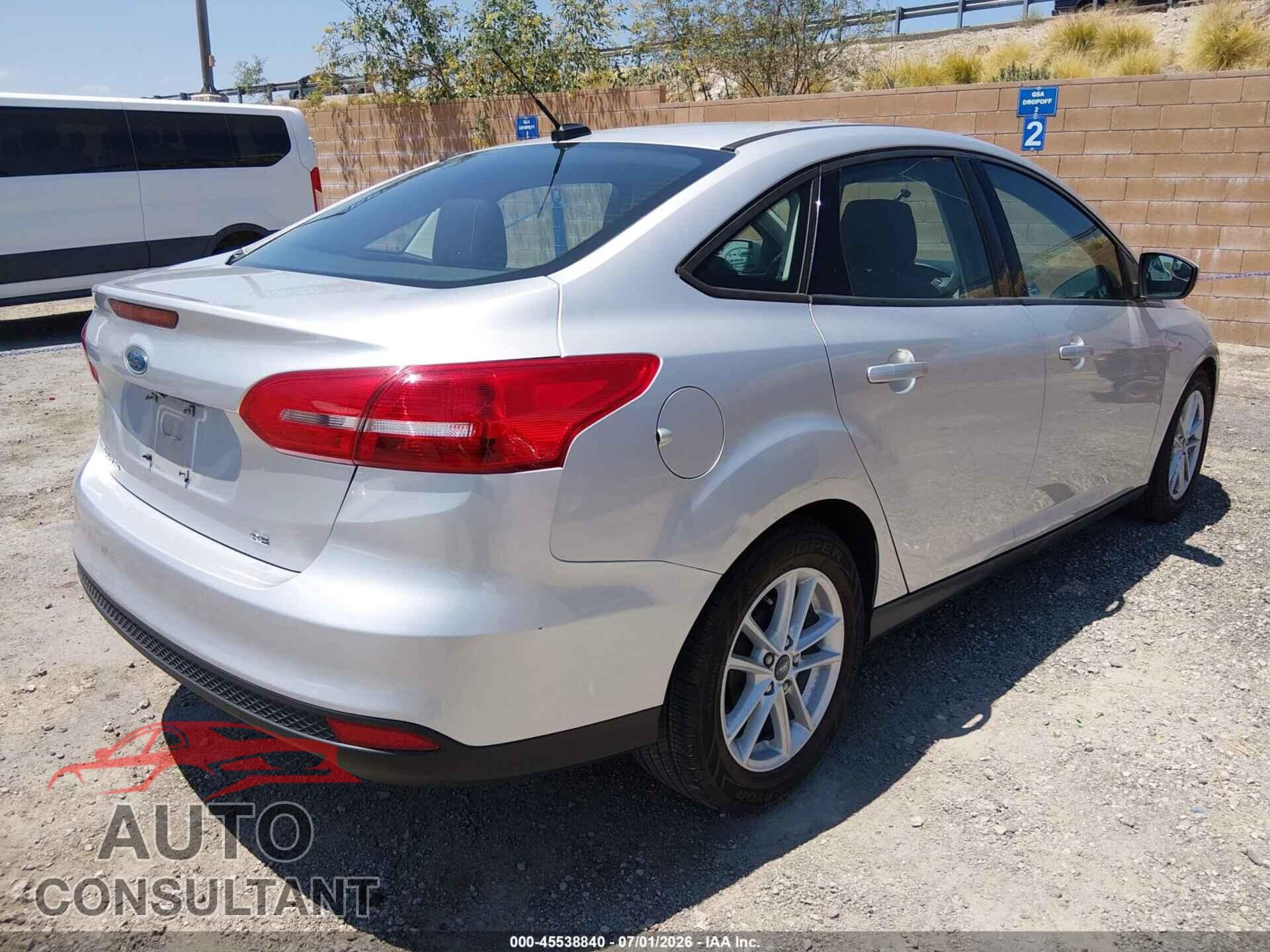 FORD FOCUS 2018 - 1FADP3F22JL328565