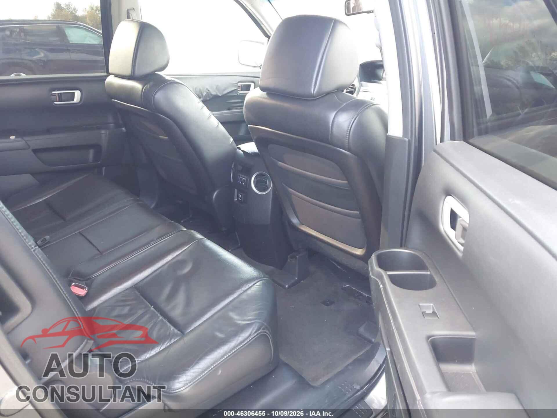 HONDA PILOT 2010 - 5FNYF4H56AB025593