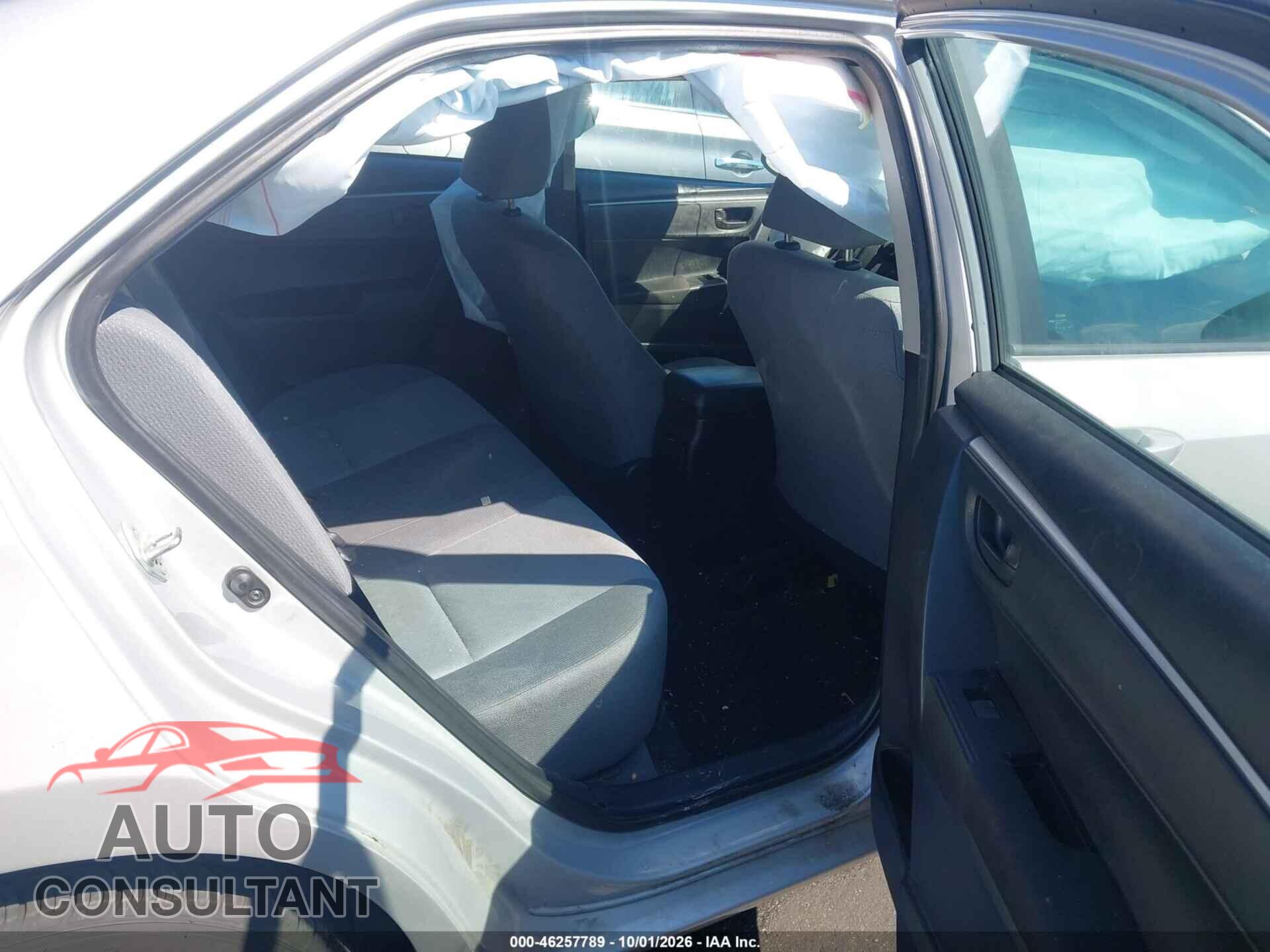 TOYOTA COROLLA 2015 - 2T1BURHEXFC262320