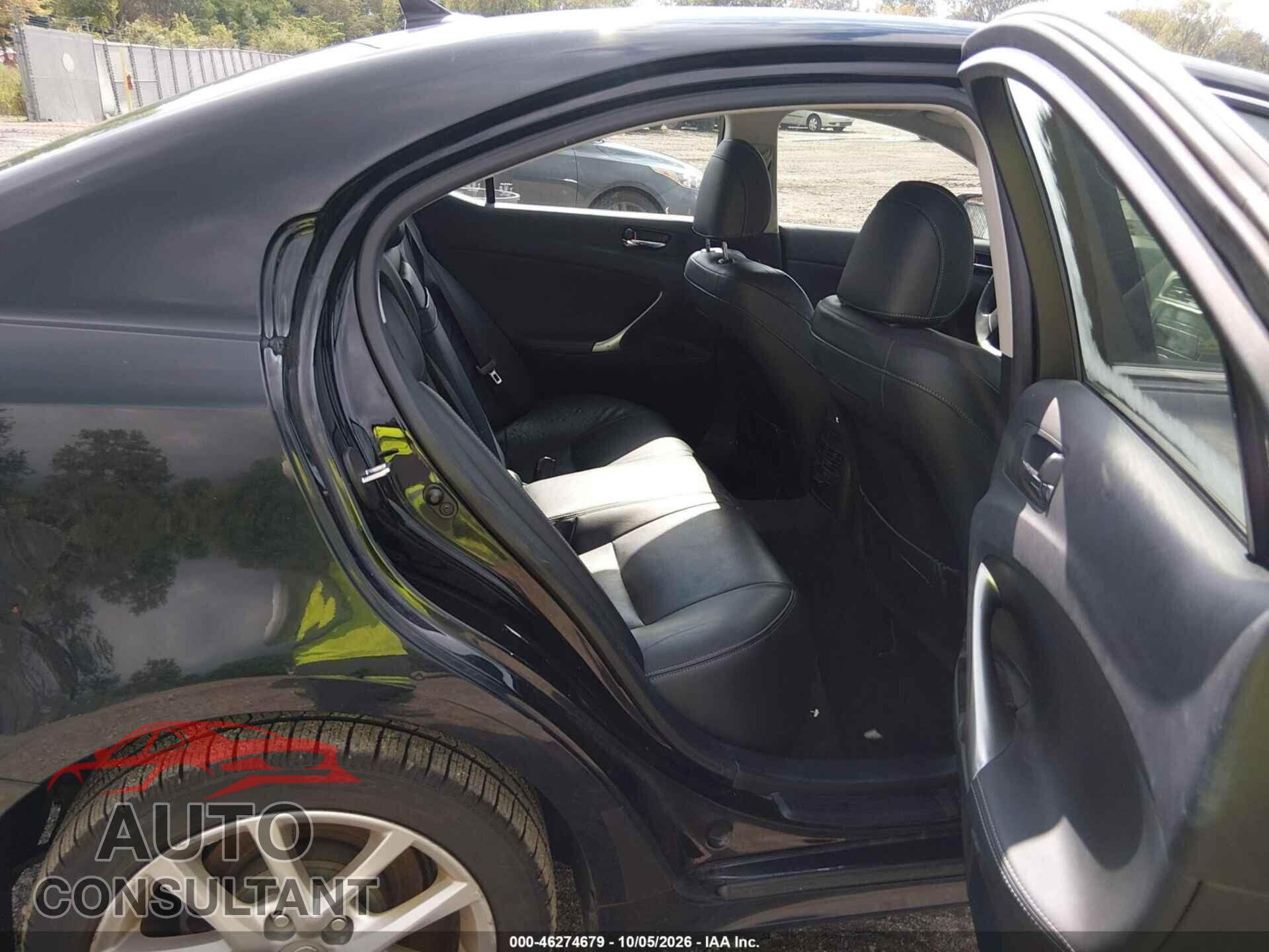 LEXUS IS 250 2011 - JTHCF5C20B5051816