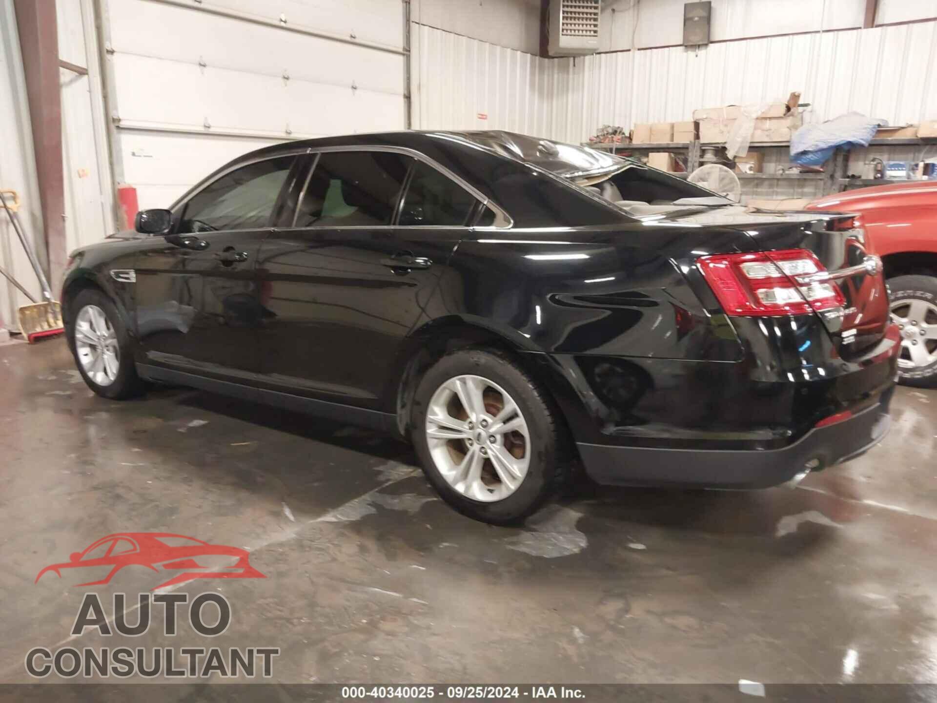 FORD TAURUS 2018 - 1FAHP2H88JG115156