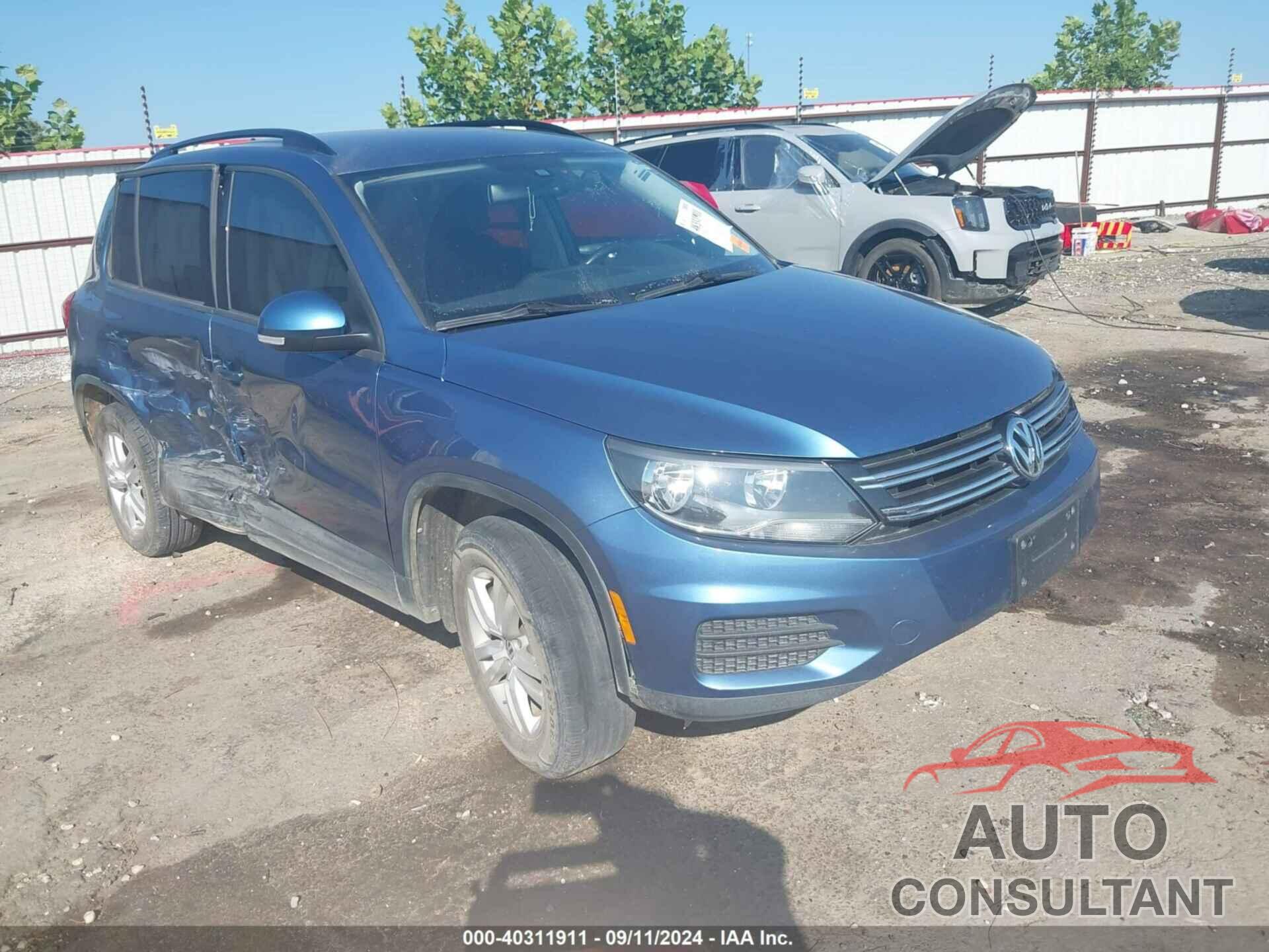 VOLKSWAGEN TIGUAN 2017 - WVGAV7AX2HW503446