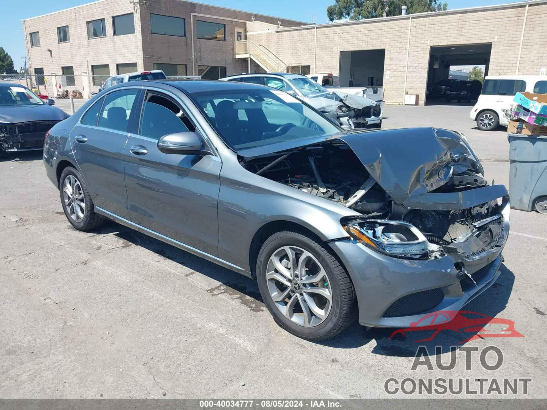 MERCEDES-BENZ C 300 2018 - 55SWF4KB7JU246785