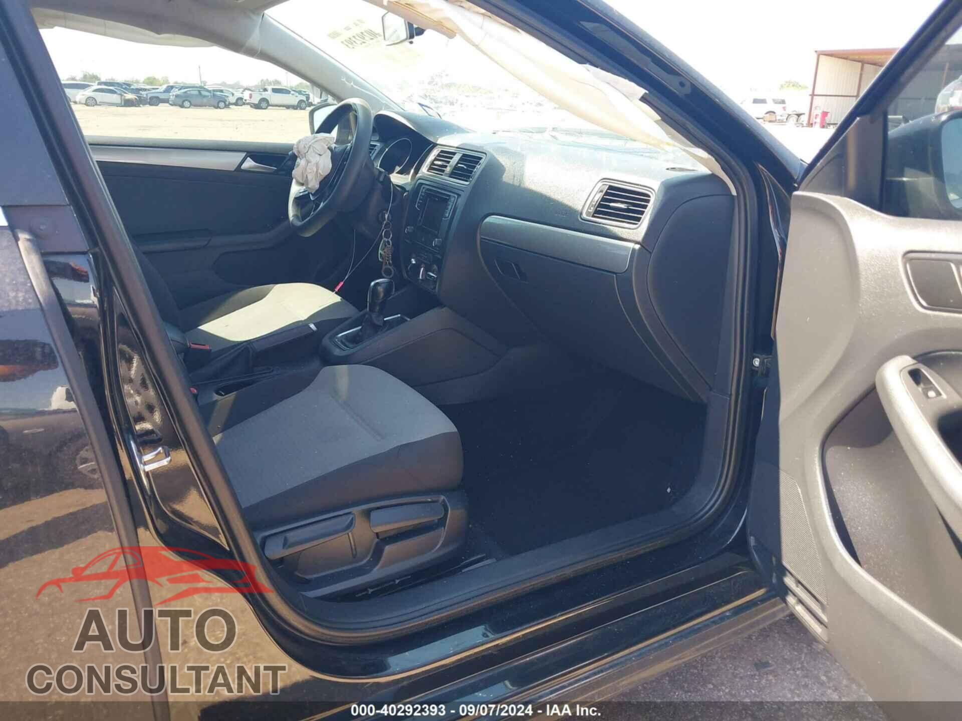 VOLKSWAGEN JETTA 2017 - 3VW2B7AJ0HM395984