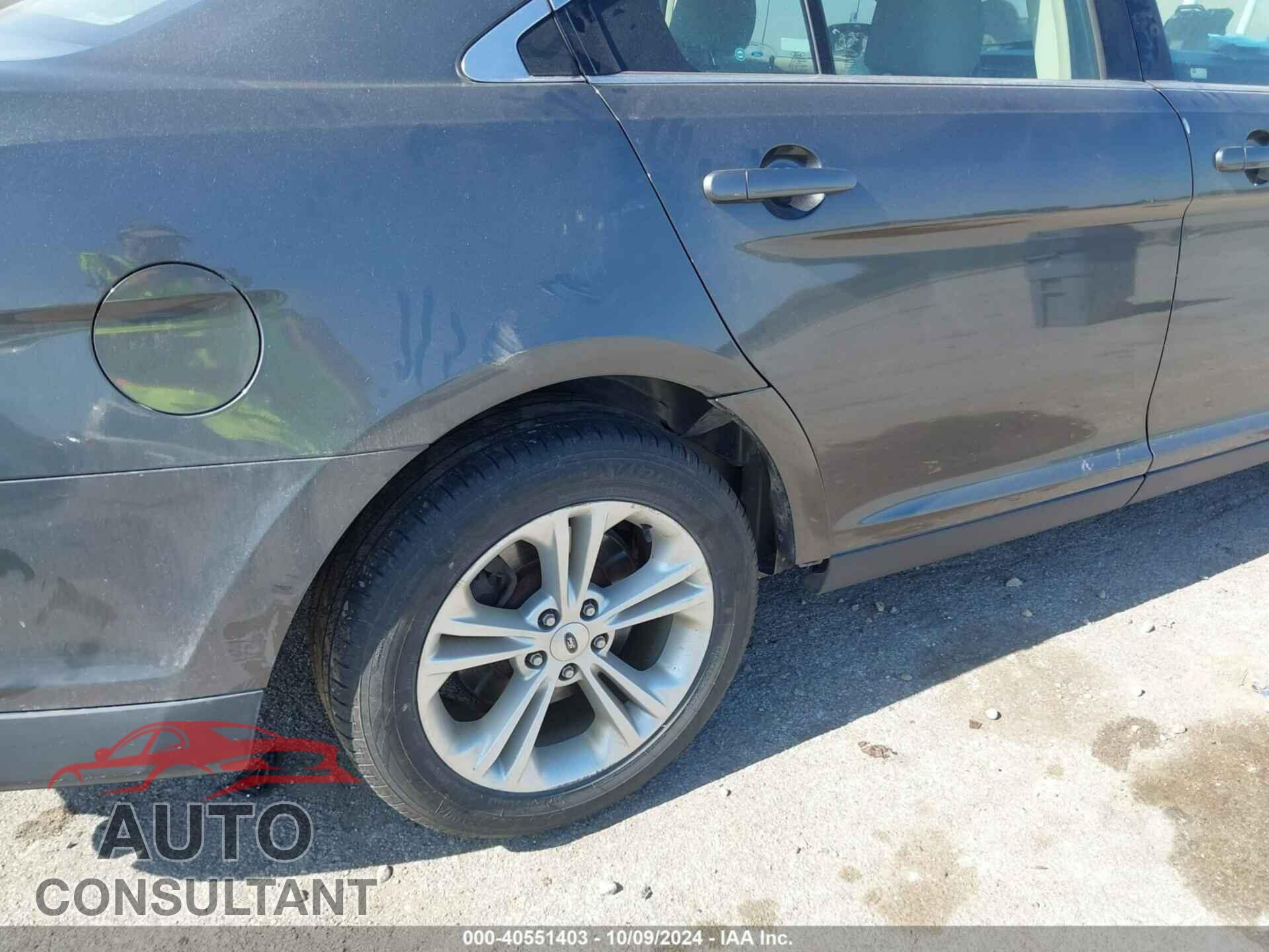 FORD TAURUS 2017 - 1FAHP2D83HG145293