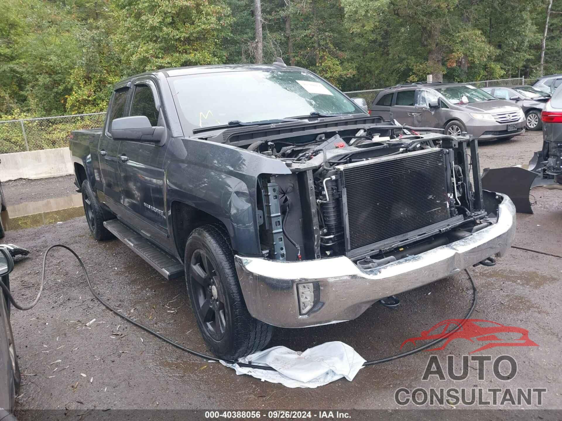 CHEVROLET SILVERADO 1500 2018 - 1GCVKREC5JZ121028
