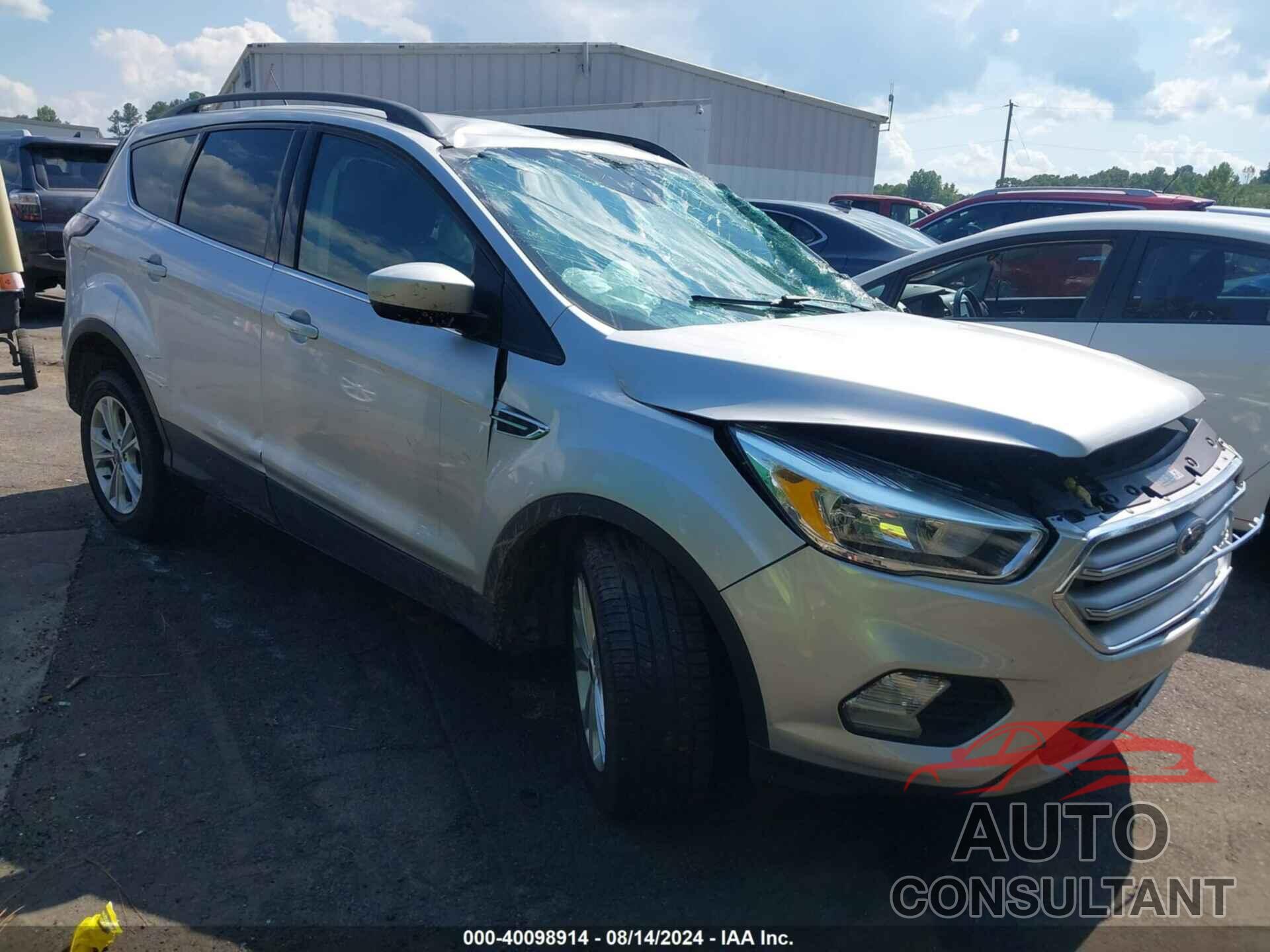 FORD ESCAPE 2018 - 1FMCU0GD8JUB15896