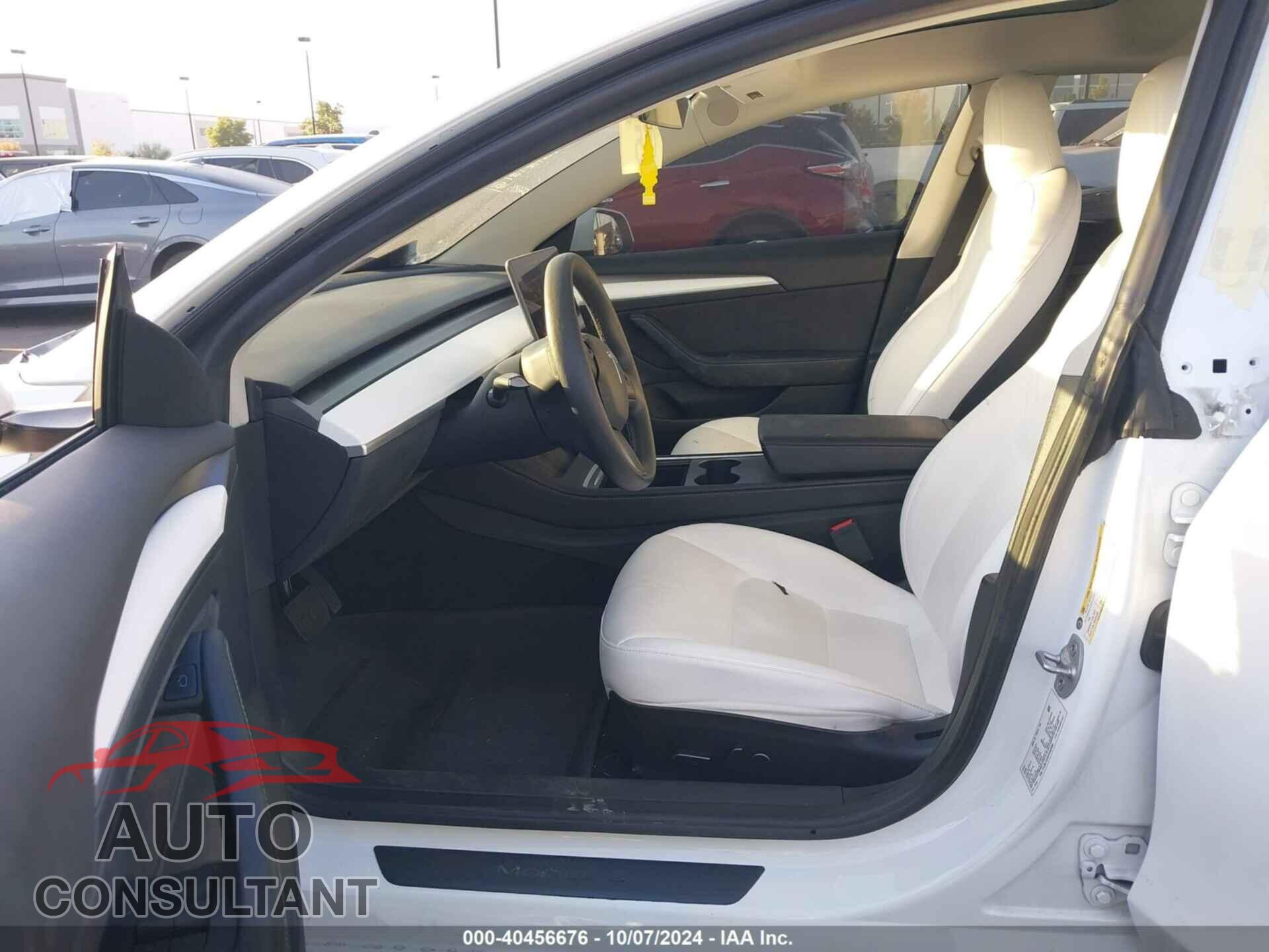 TESLA MODEL 3 2023 - 5YJ3E1EA5PF552000