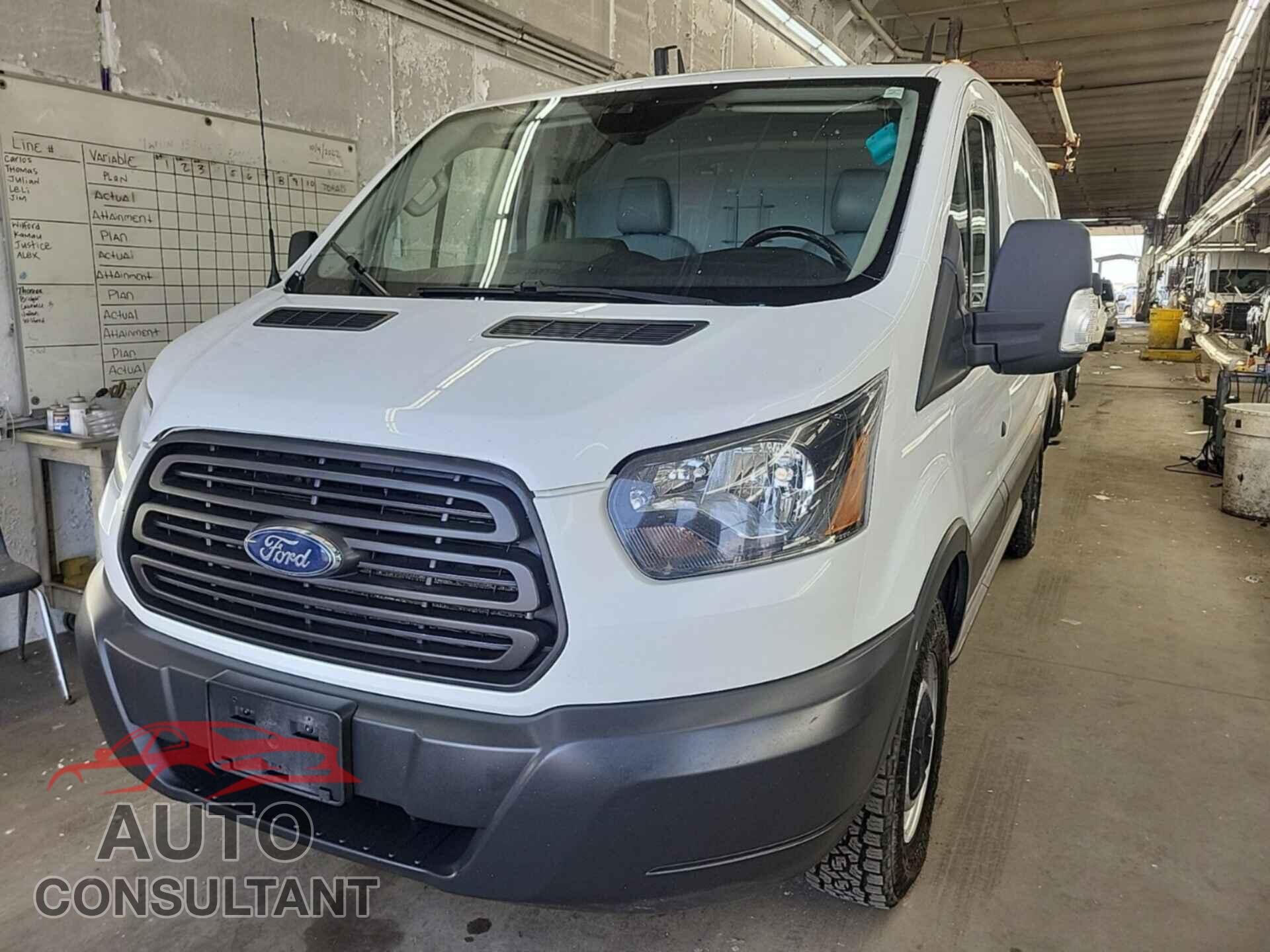FORD TRANSIT 2017 - 1FTYR1YM0HKB36408