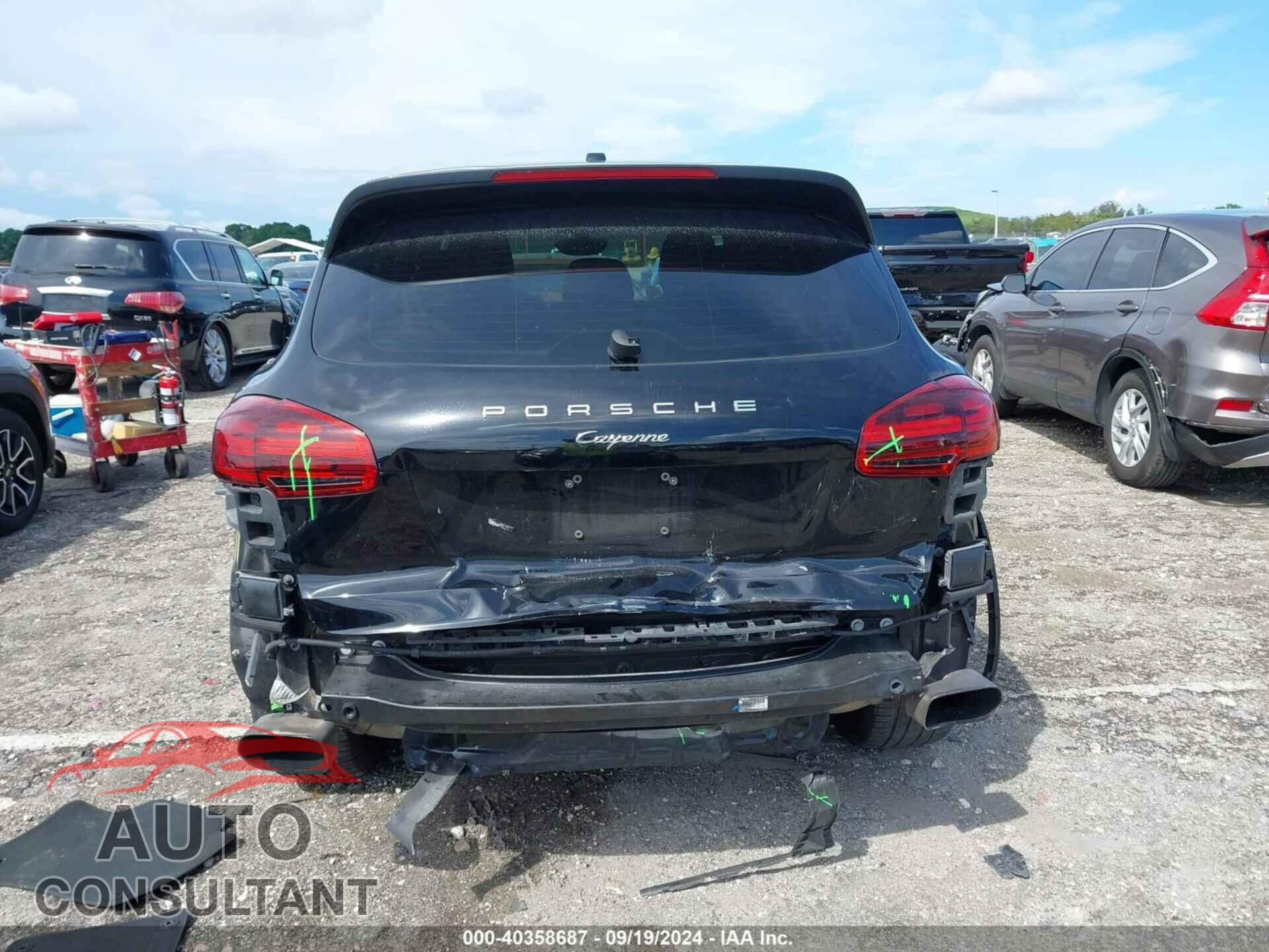 PORSCHE CAYENNE 2016 - WP1AA2A26GLA00766