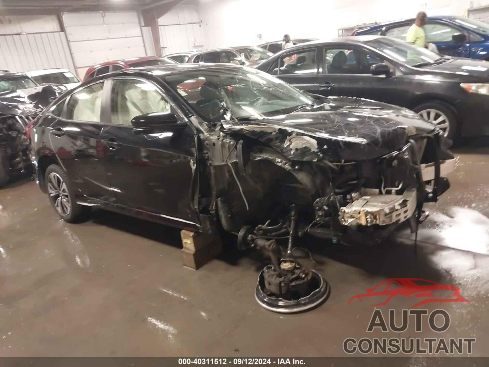 HONDA CIVIC 2018 - JHMFC1F70JX015925