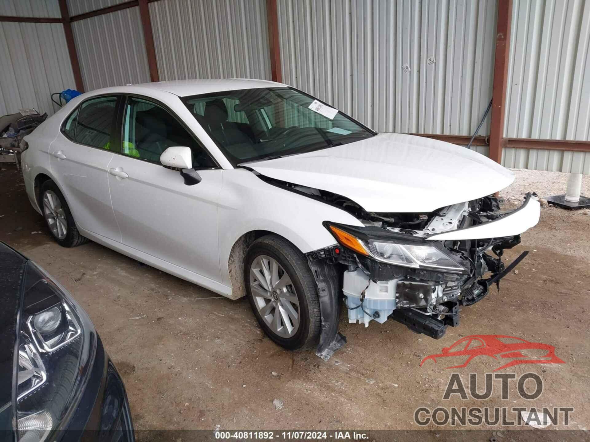 TOYOTA CAMRY 2022 - 4T1C11AK3NU696414