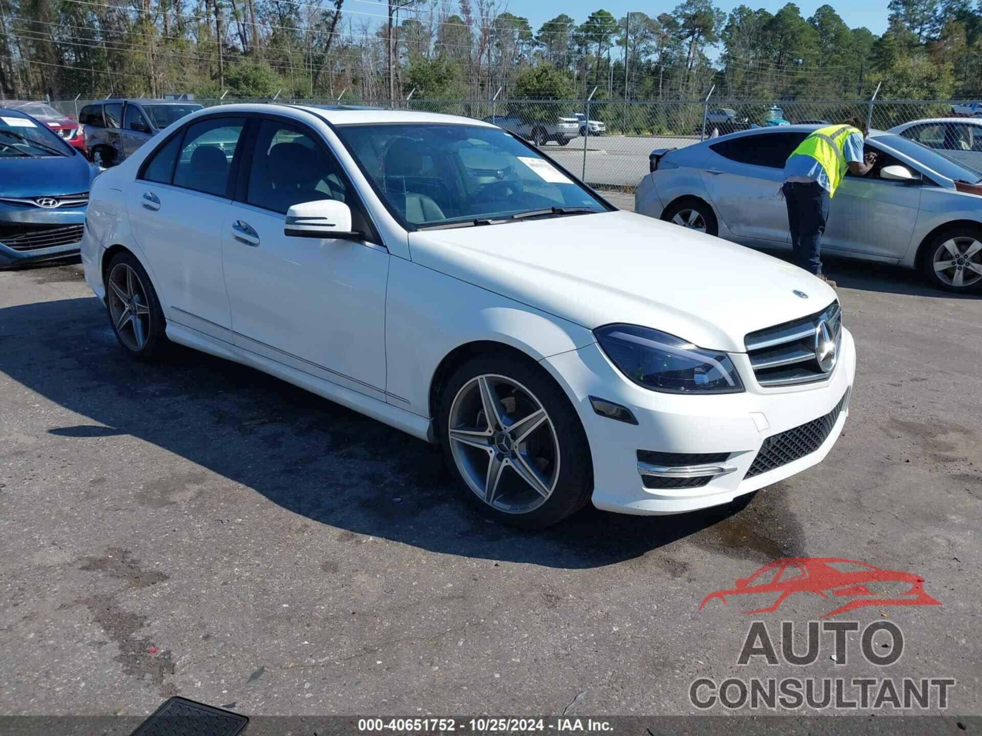 MERCEDES-BENZ C 250 2014 - WDDGF4HB4EG229229