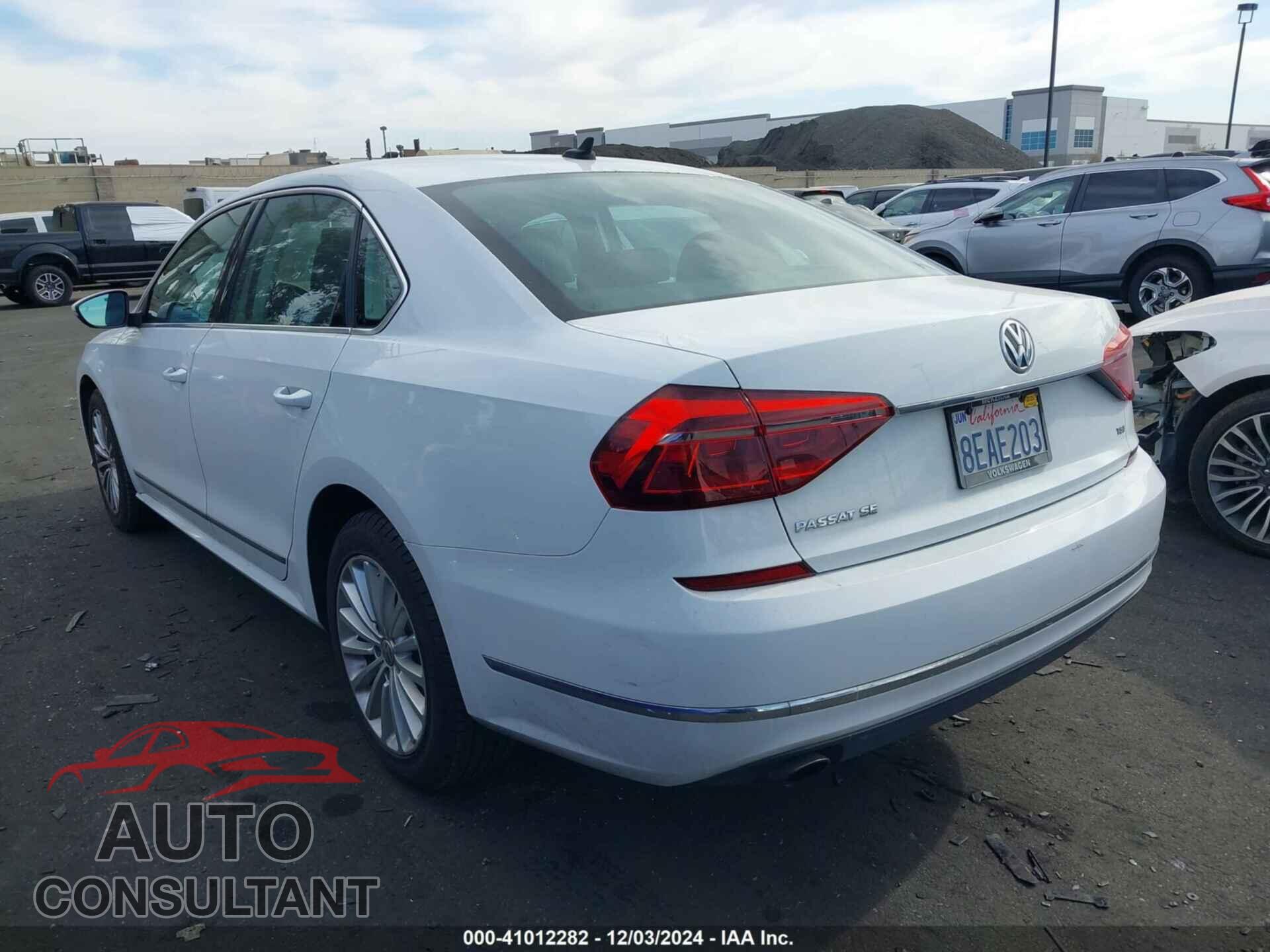 VOLKSWAGEN PASSAT 2017 - 1VWBT7A36HC052998