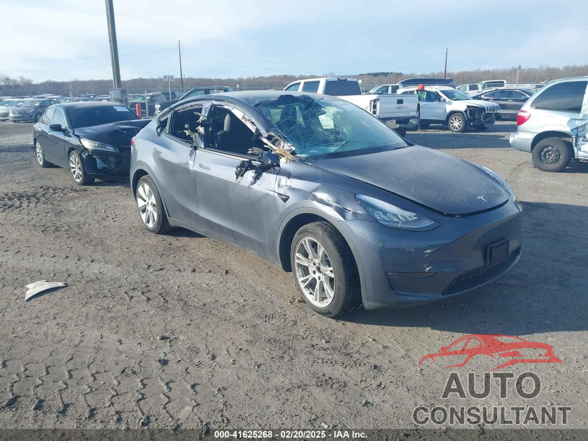 TESLA MODEL Y 2023 - 7SAYGDEE7PA109299