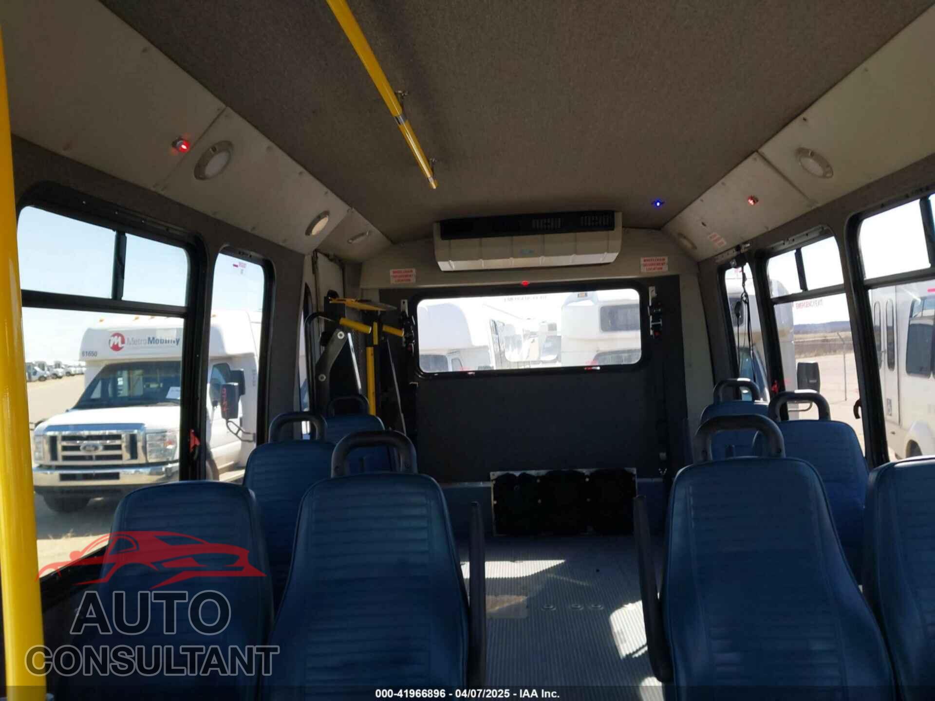 FORD E-450 CUTAWAY 2017 - 1FDFE4FS4HDC37828