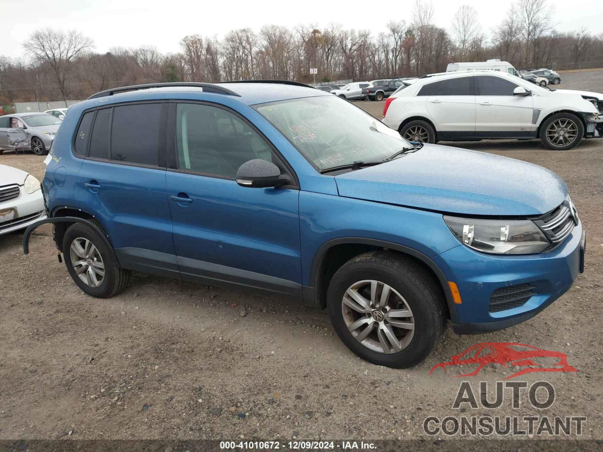 VOLKSWAGEN TIGUAN 2017 - WVGBV7AX2HW502009