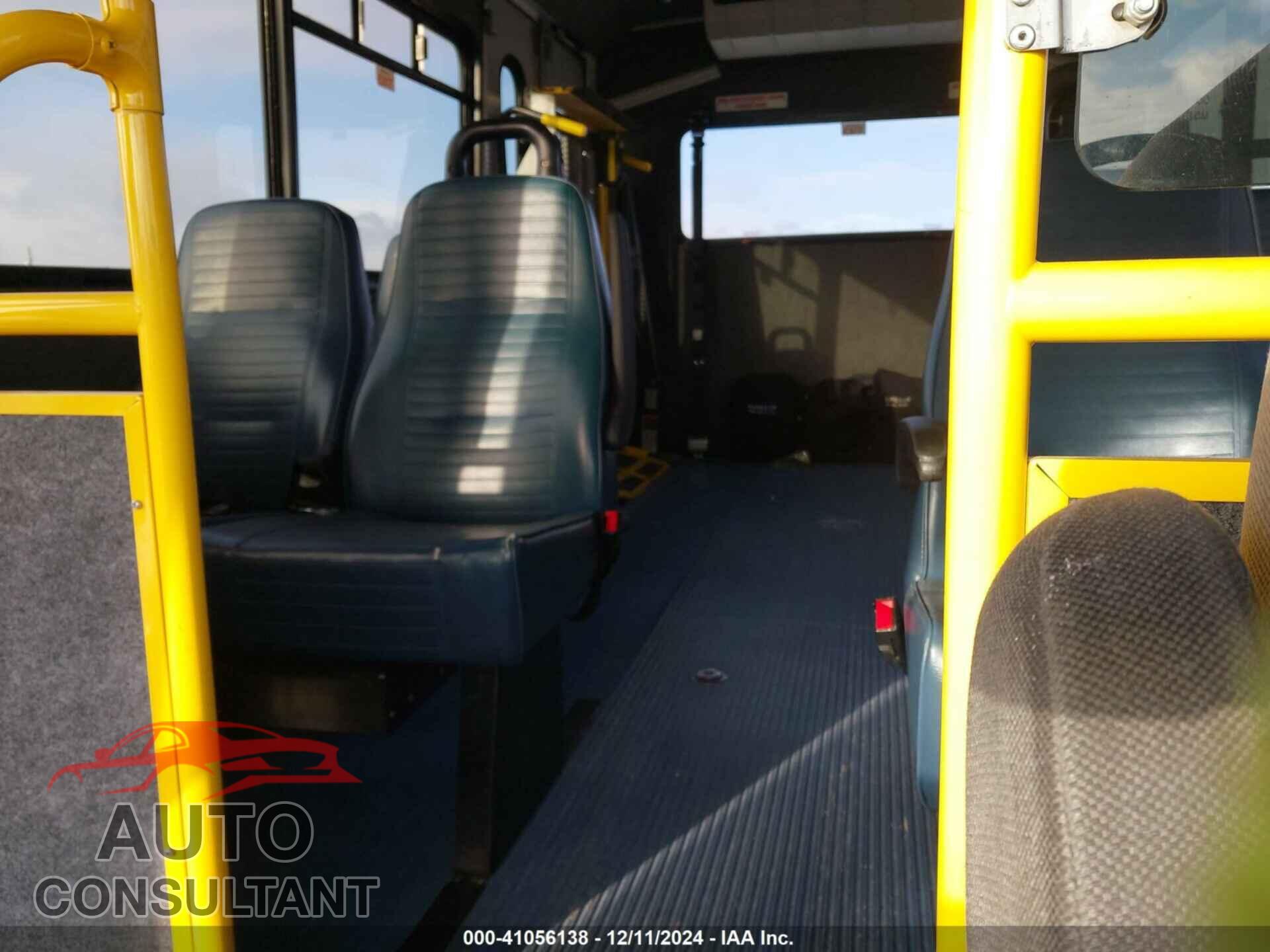 FORD E-450 CUTAWAY 2017 - 1FDFE4FS7HDC36494