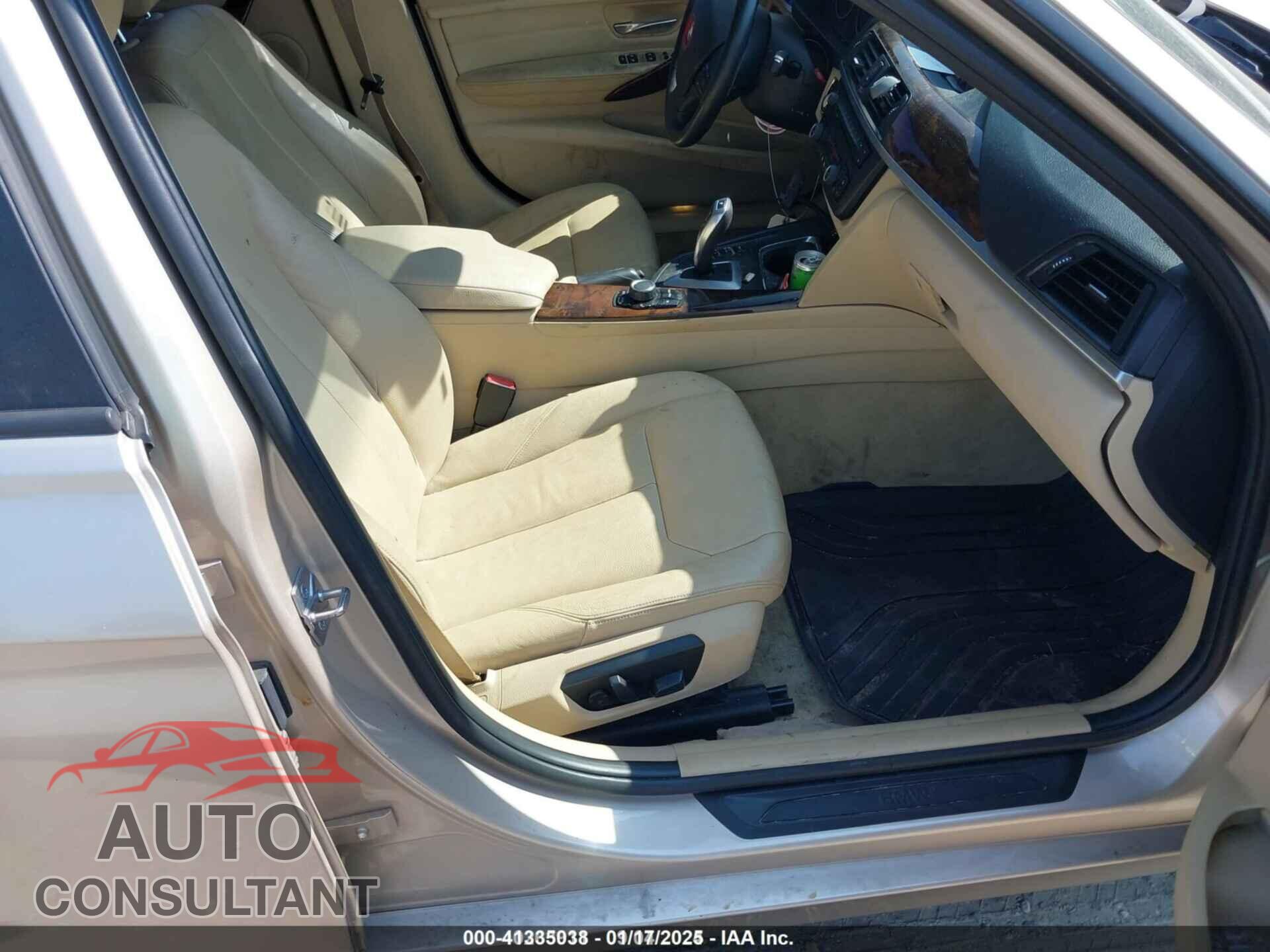 BMW 320I 2013 - WBA3C3C54DF982032