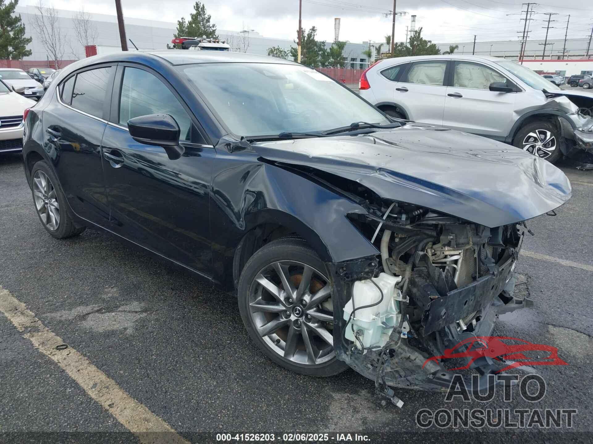 MAZDA MAZDA3 2018 - 3MZBN1L3XJM200885