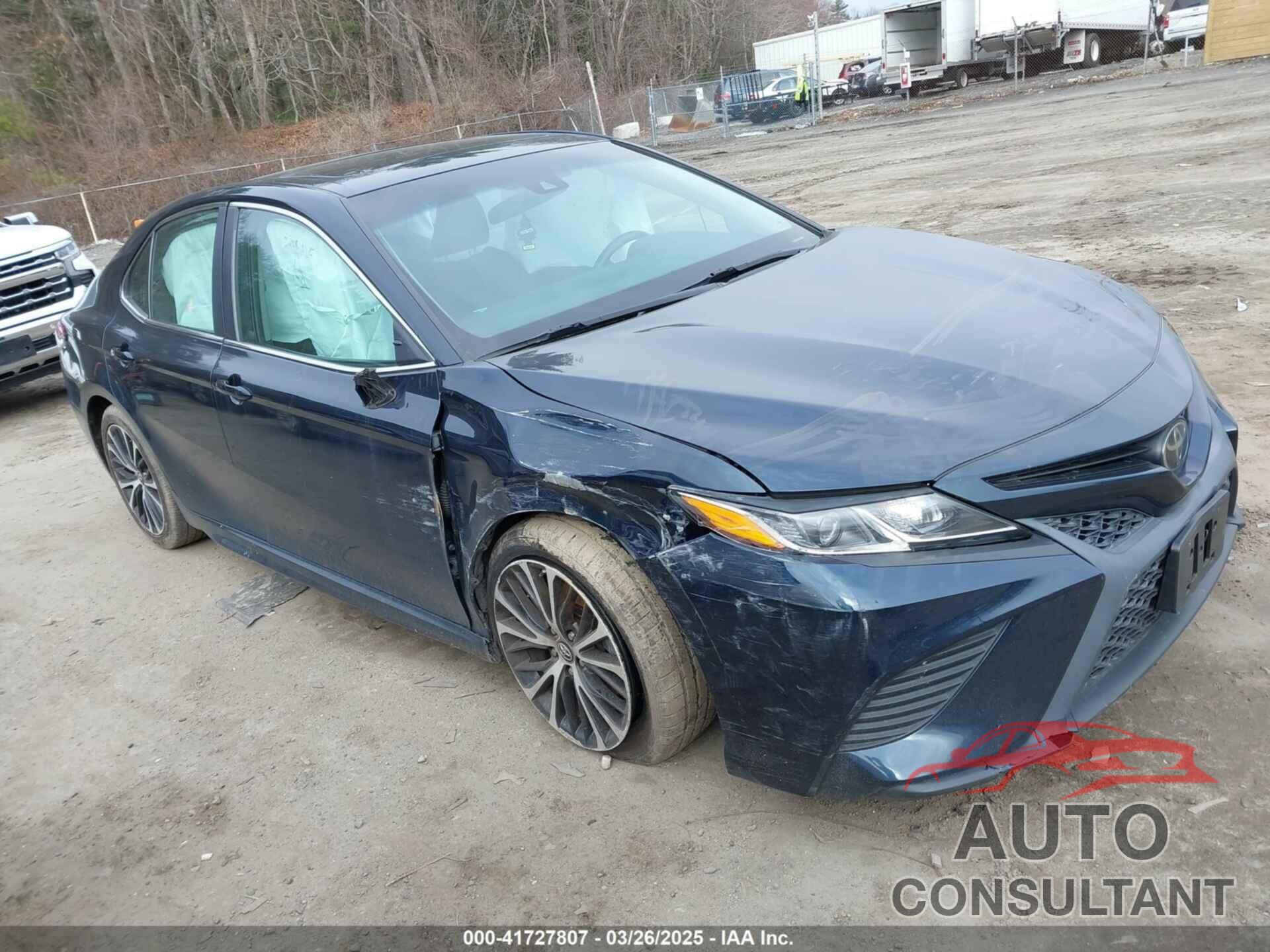 TOYOTA CAMRY 2018 - 4T1B11HK2JU583050