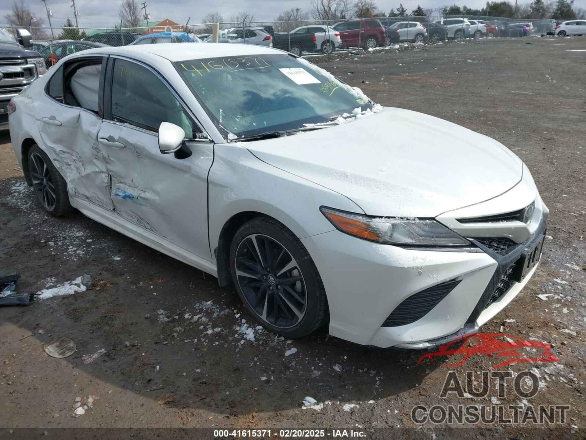 TOYOTA CAMRY 2018 - 4T1B61HK7JU009352