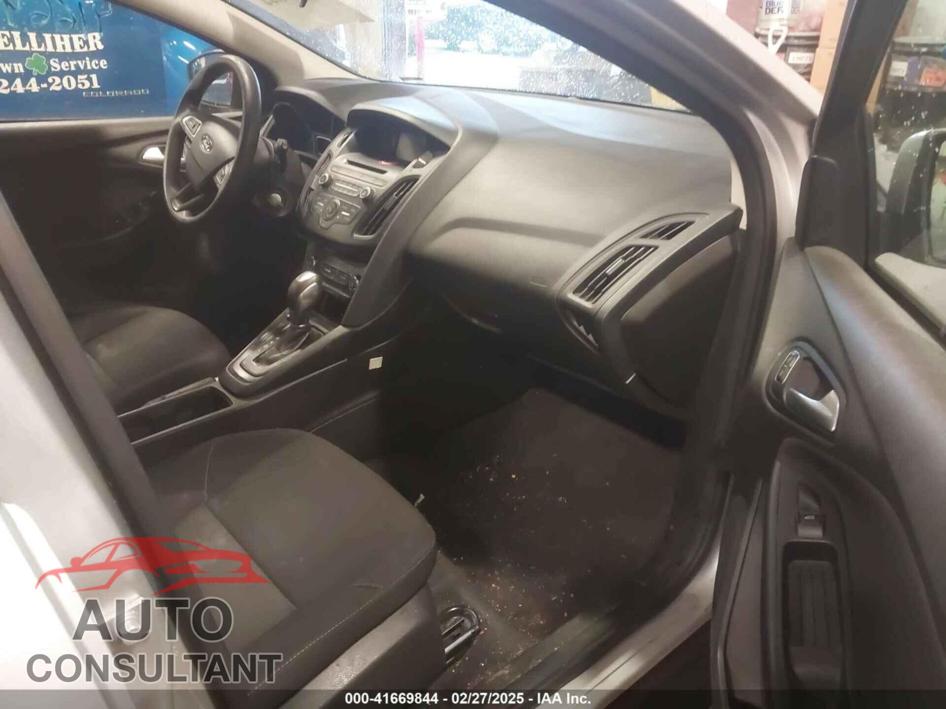 FORD FOCUS 2015 - 1FADP3K29FL328611