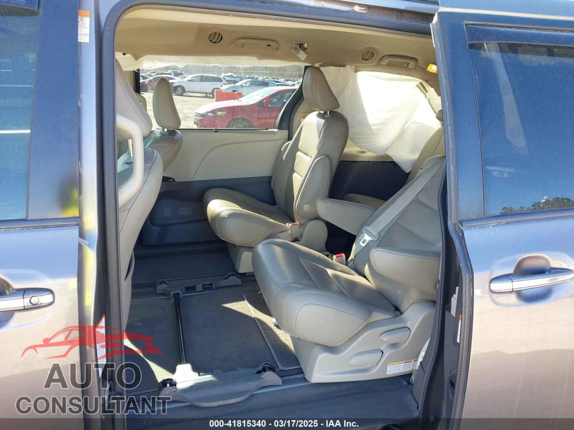 TOYOTA SIENNA 2018 - 5TDYZ3DC4JS958698