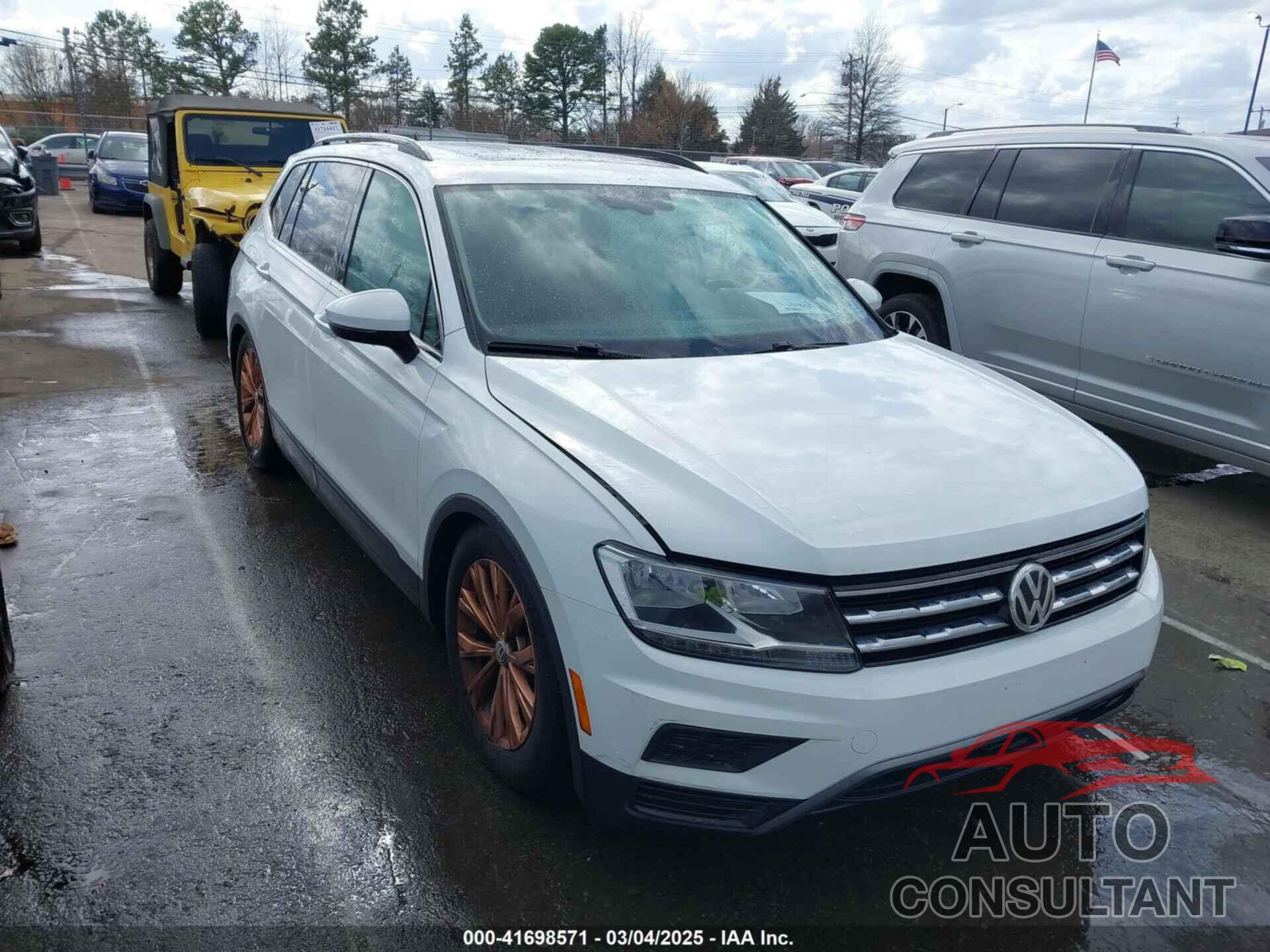 VOLKSWAGEN TIGUAN 2018 - 3VV2B7AX7JM095289