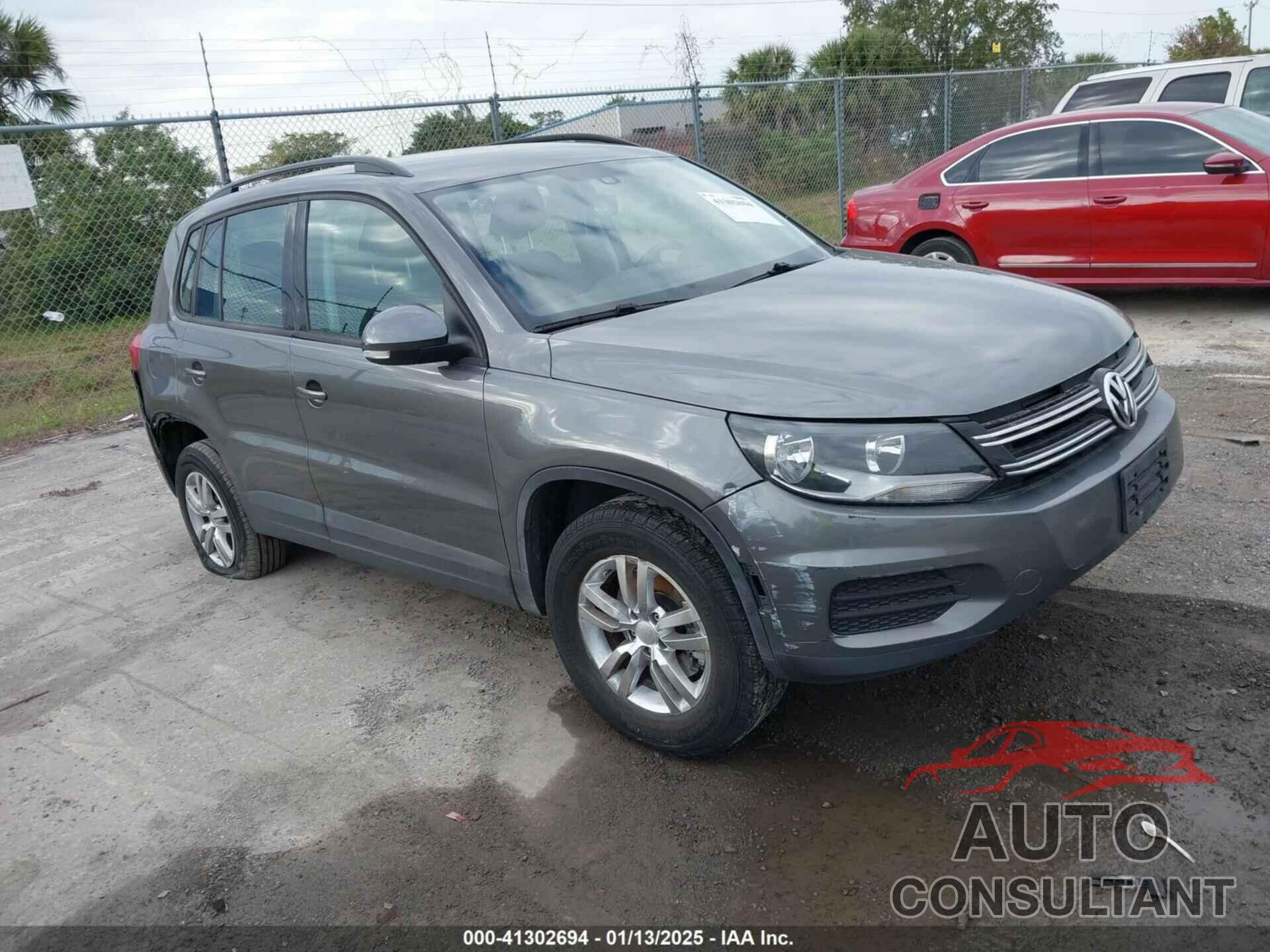 VOLKSWAGEN TIGUAN 2017 - WVGAV7AX2HK014780