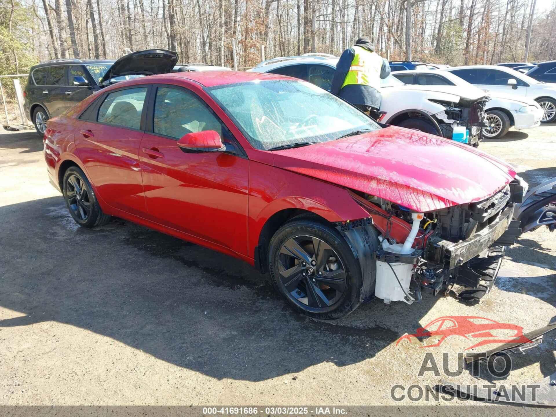 HYUNDAI ELANTRA 2023 - KMHLM4AG2PU602322