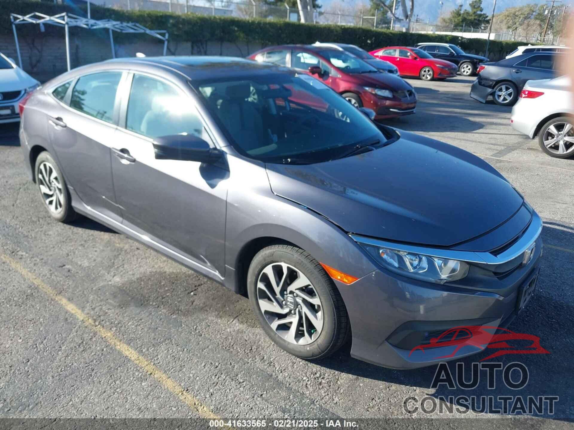 HONDA CIVIC 2018 - 2HGFC2F74JH599968