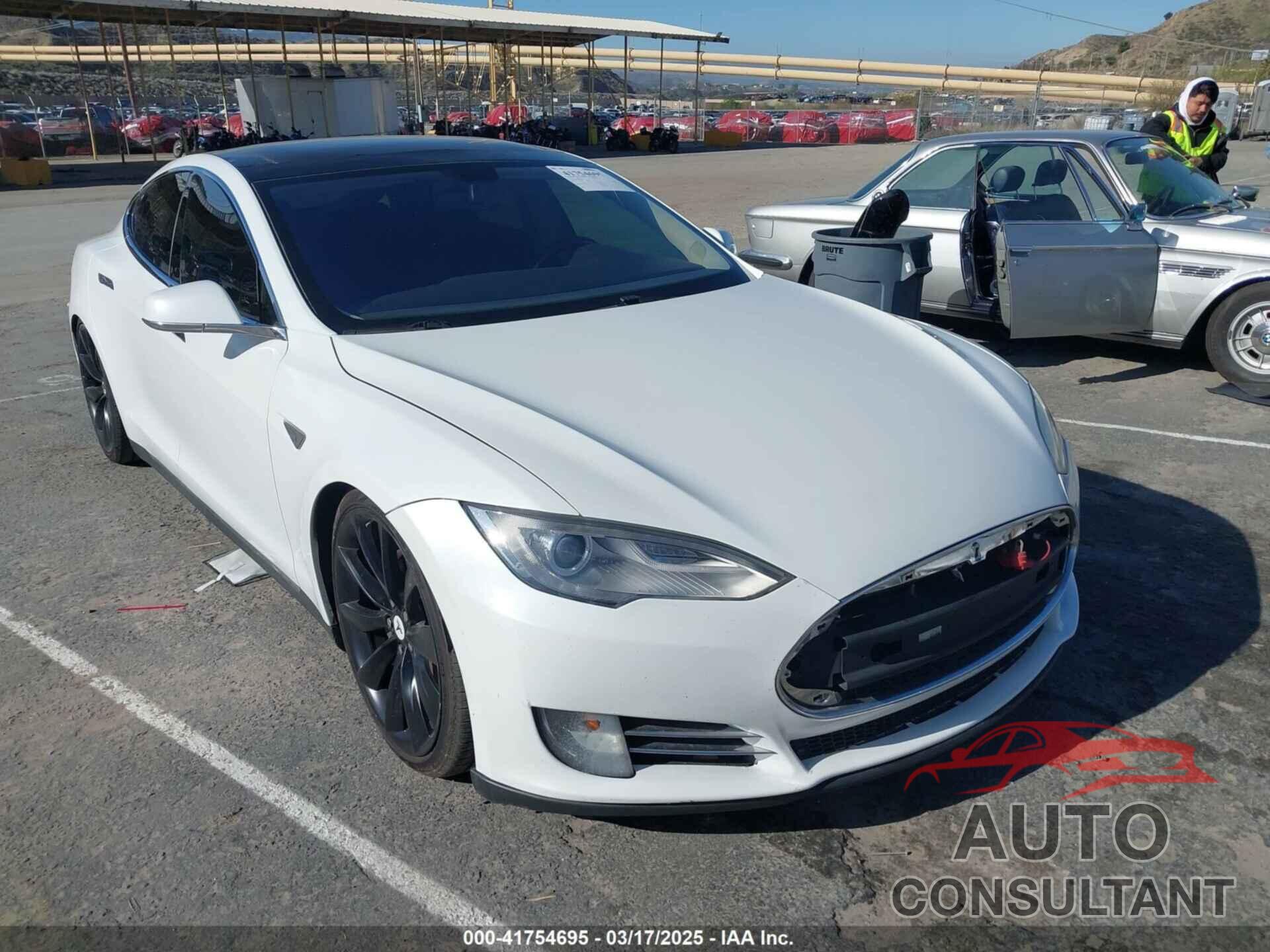 TESLA MODEL S 2013 - 5YJSA1DP5DFP09971