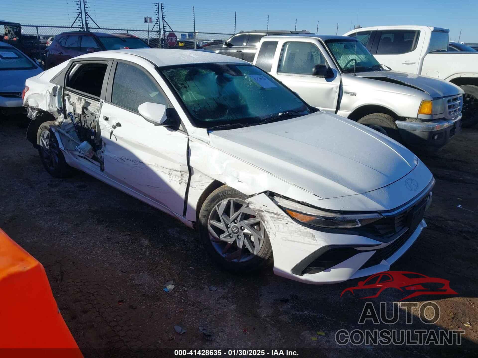 HYUNDAI ELANTRA 2024 - KMHLM4DG6RU791457