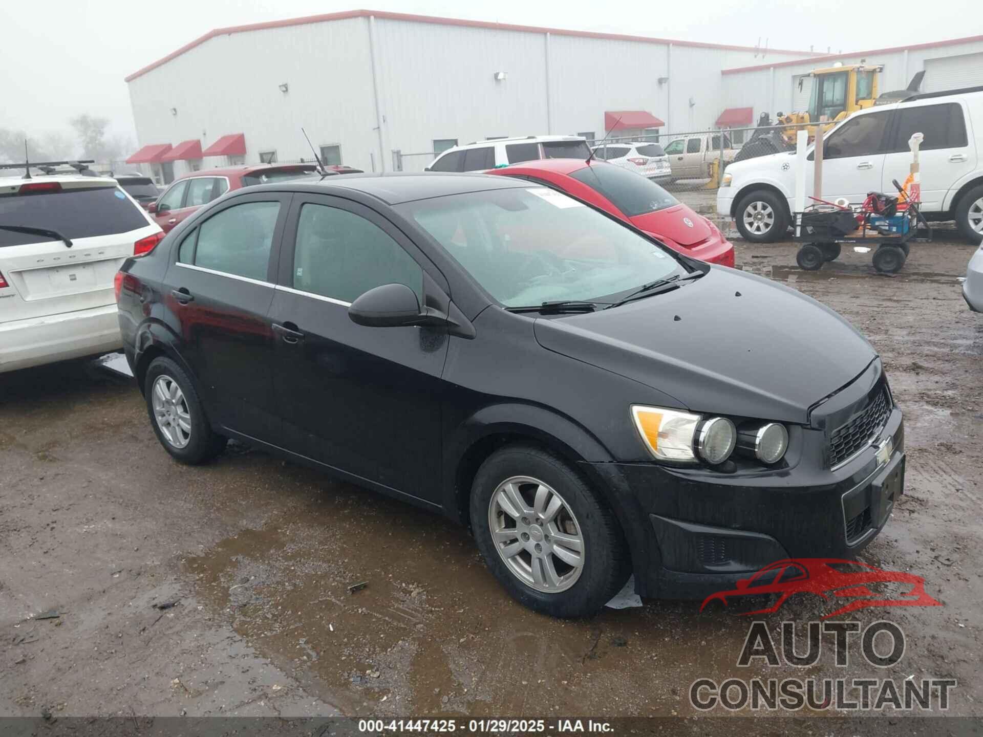 CHEVROLET SONIC 2013 - 1G1JC5SB9D4171618