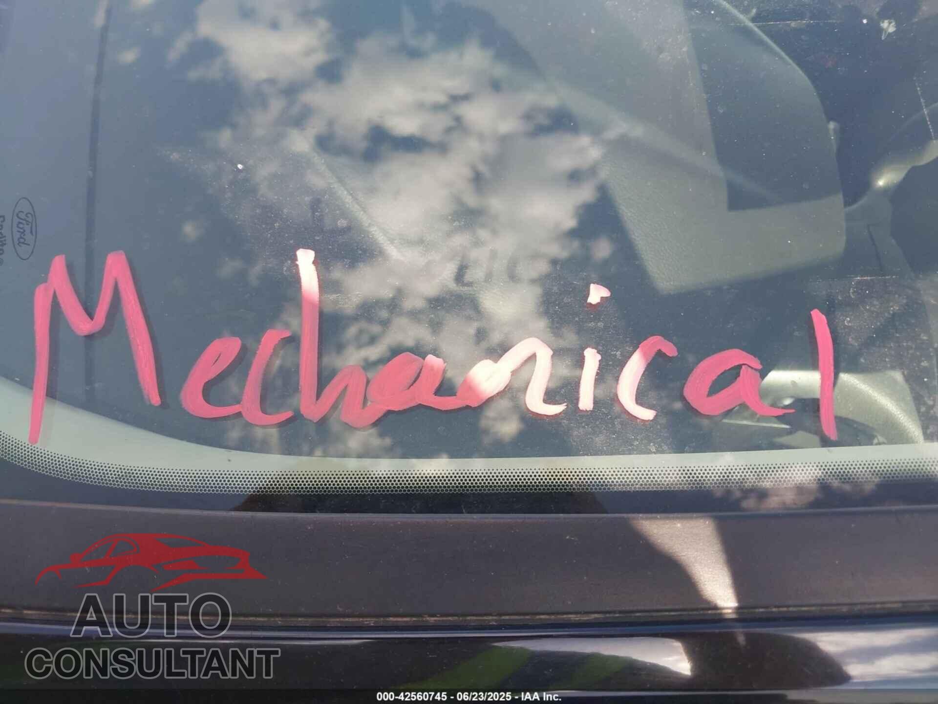 FORD FOCUS 2017 - 1FADP3F24HL217719